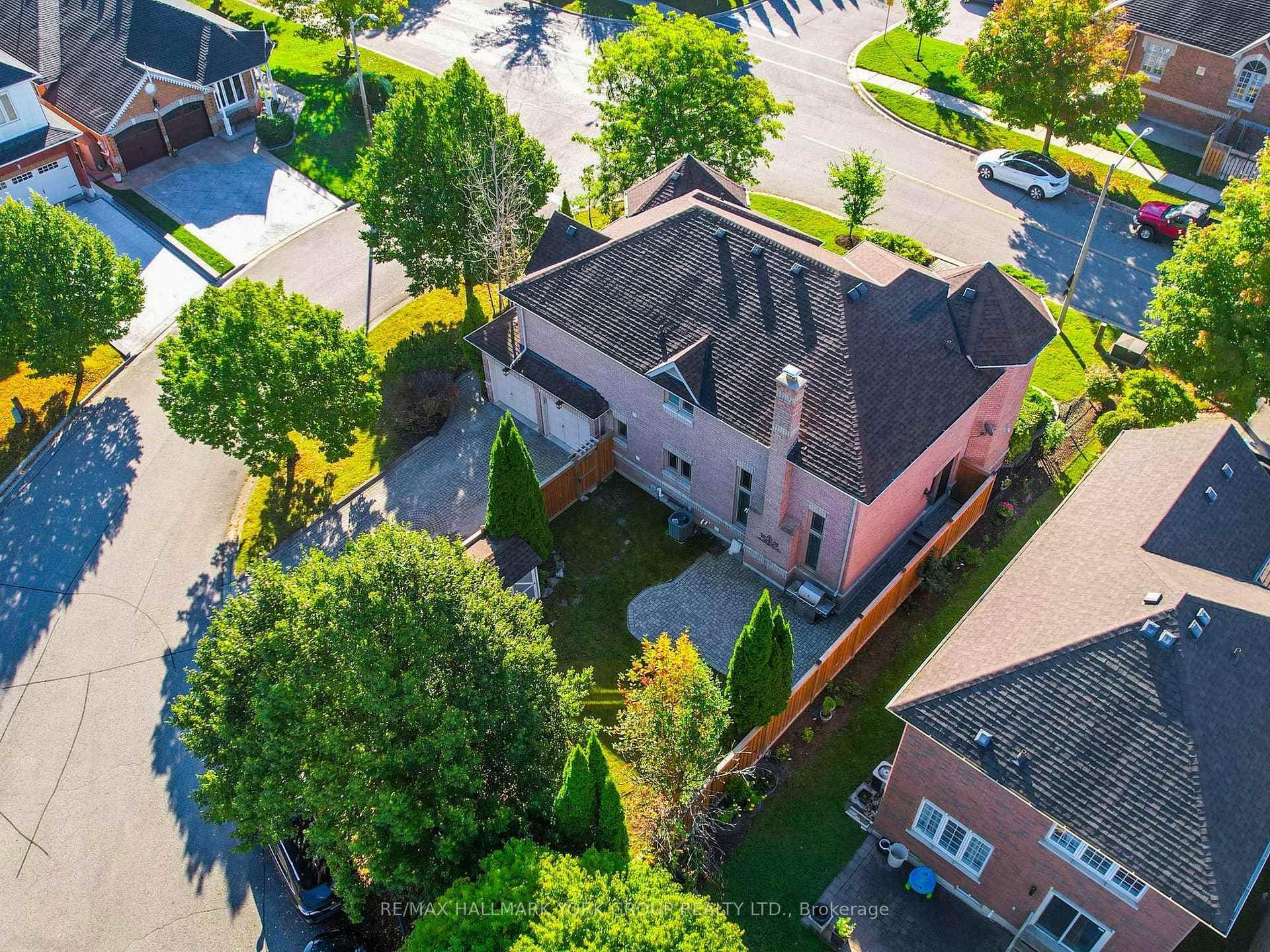 98 Ballymore Drive photo 2