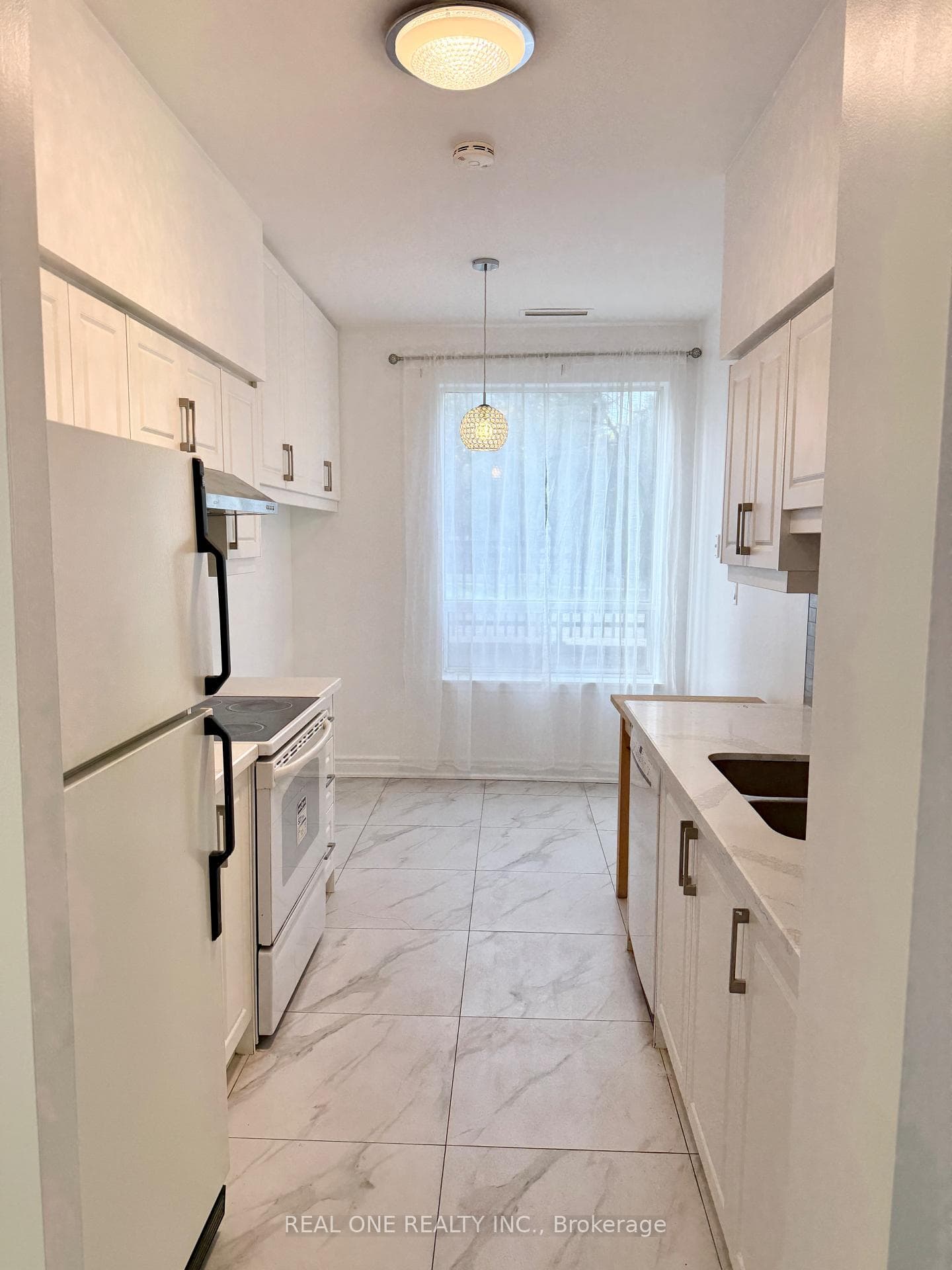 35 Empress Avenue Unit 102 photo 10