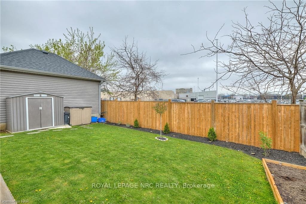 68 CHICORY Crescent photo 31