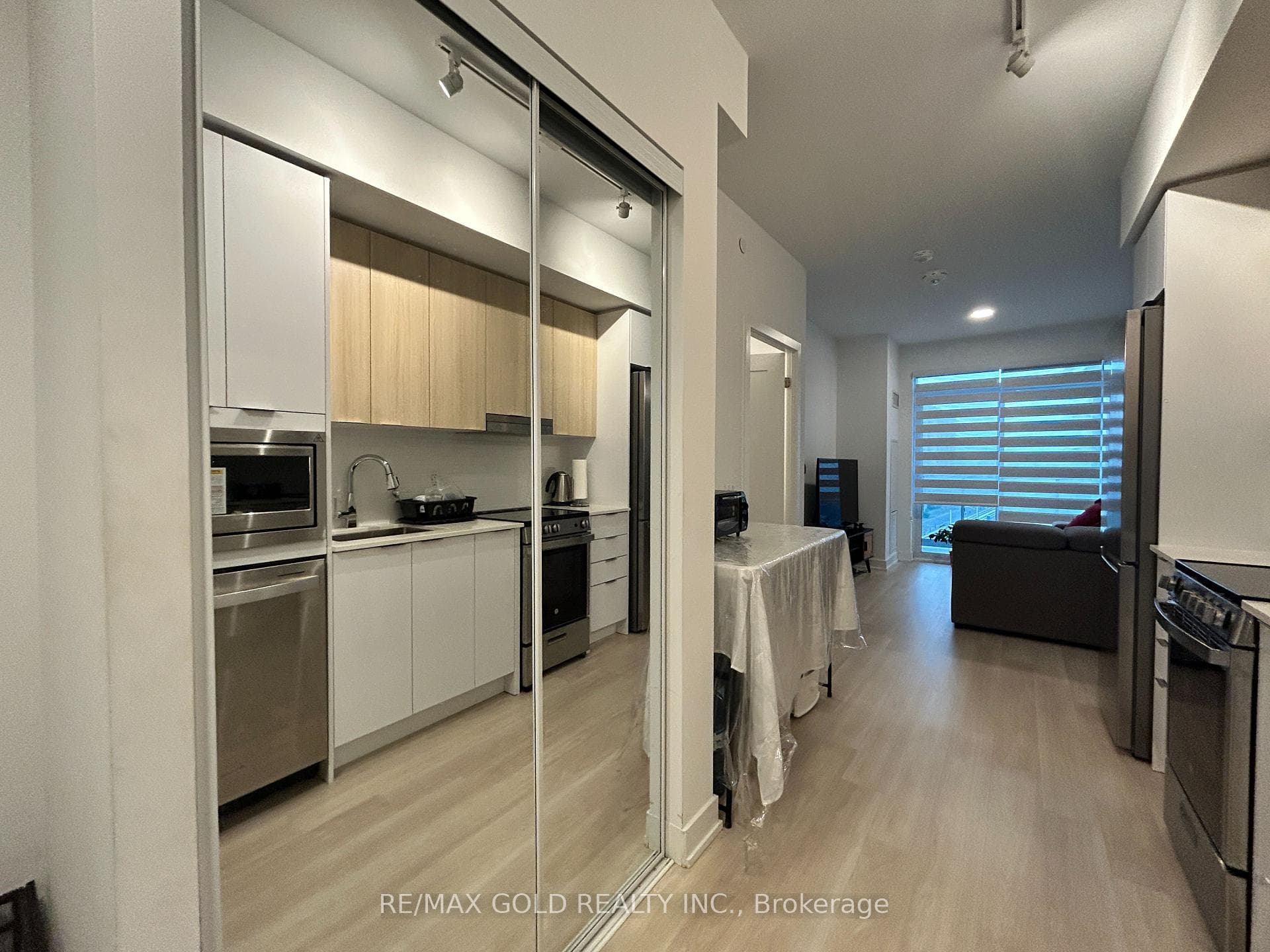 5105 Hurontario Street Unit 809 photo 14