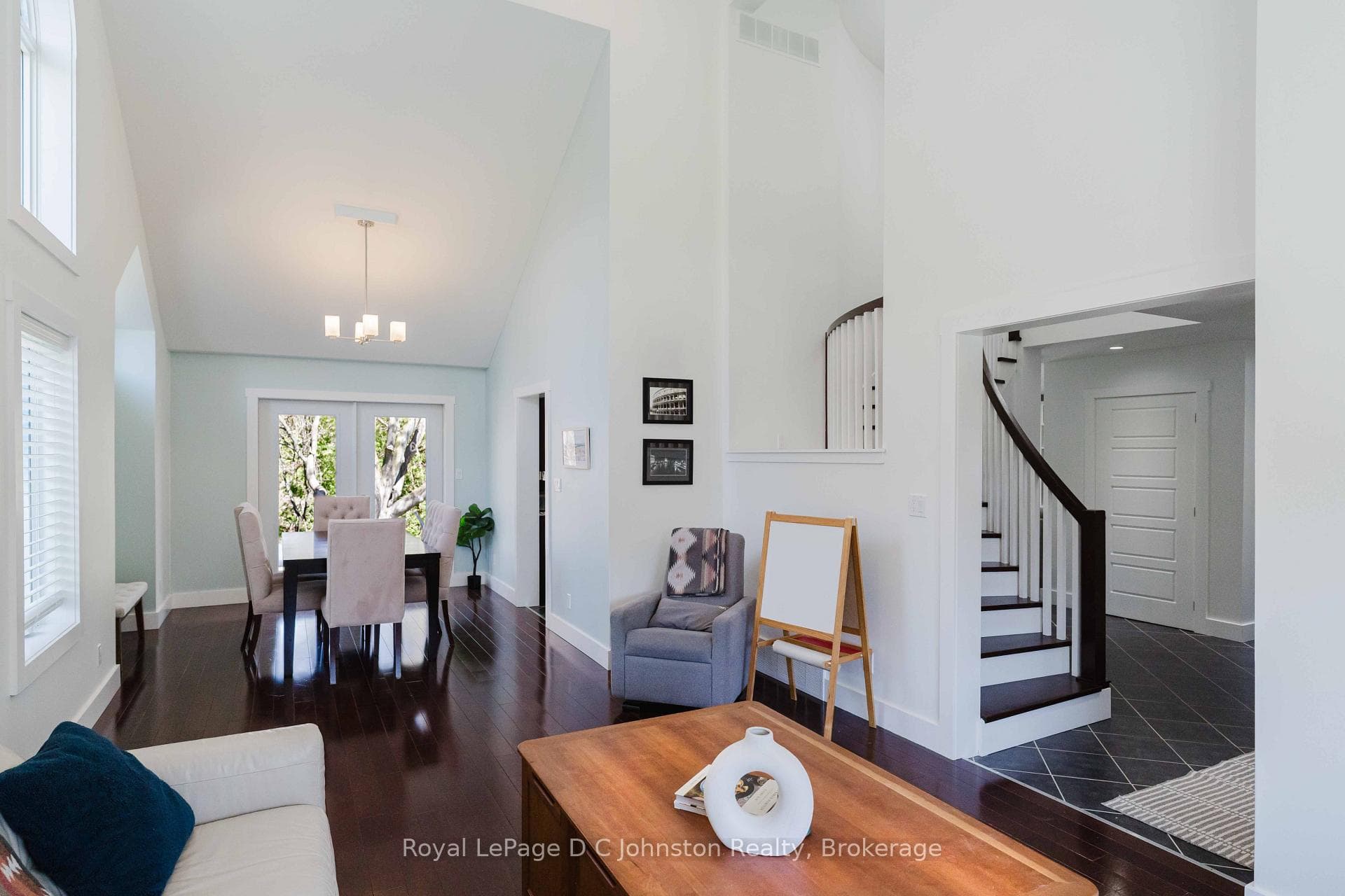 516 Meadow Lane photo 4