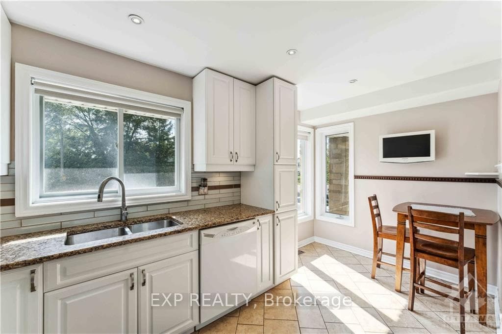 25 HUNTERSFIELD Drive photo 13