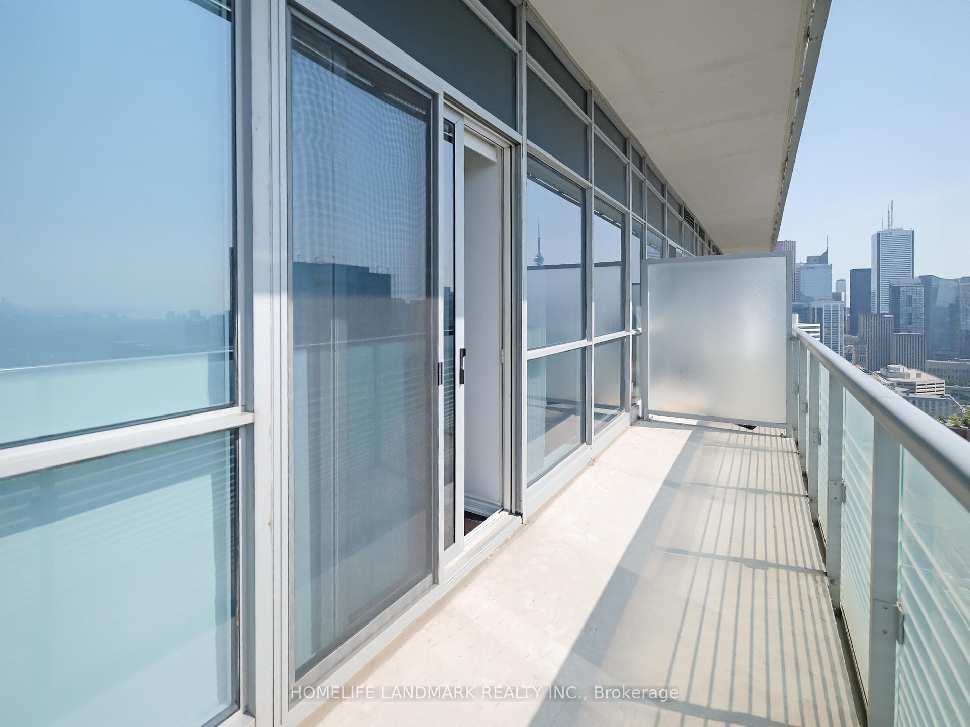 386 Yonge Street Unit 4015 photo 12