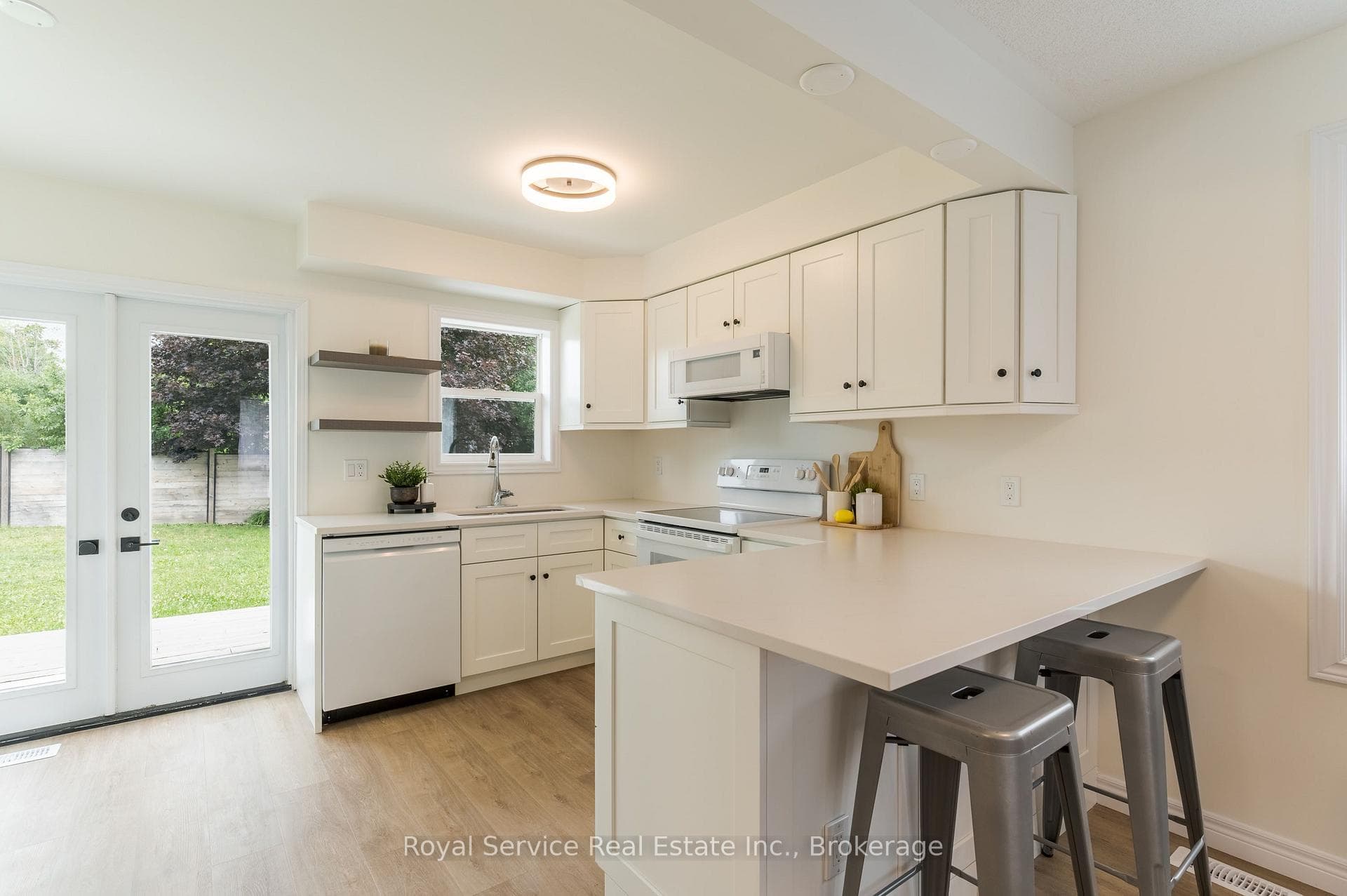 228 Towerhill Road photo 15