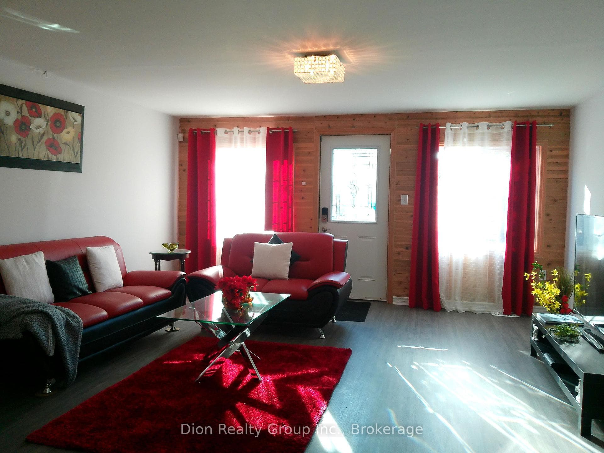 32 Rand Avenue photo 2