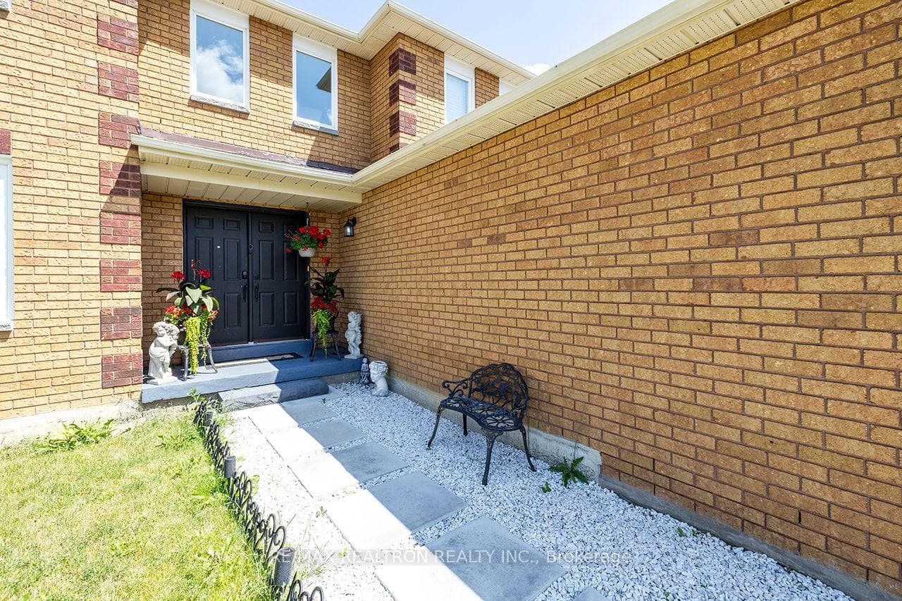 93 Yorkland Street photo 3