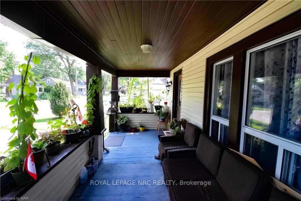 200 RUSSELL Avenue Unit 3 photo 2