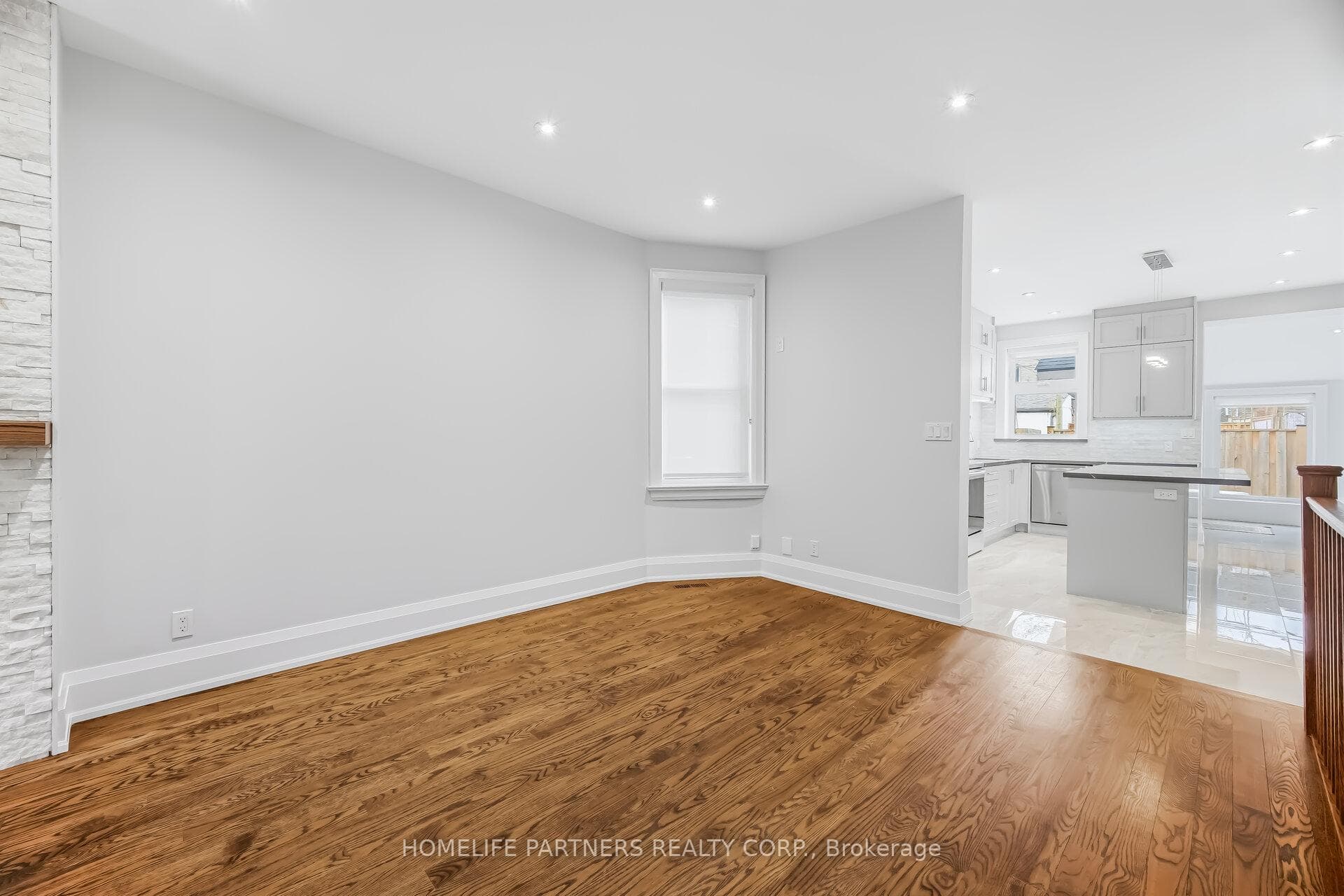 511 Indian Grove photo 9