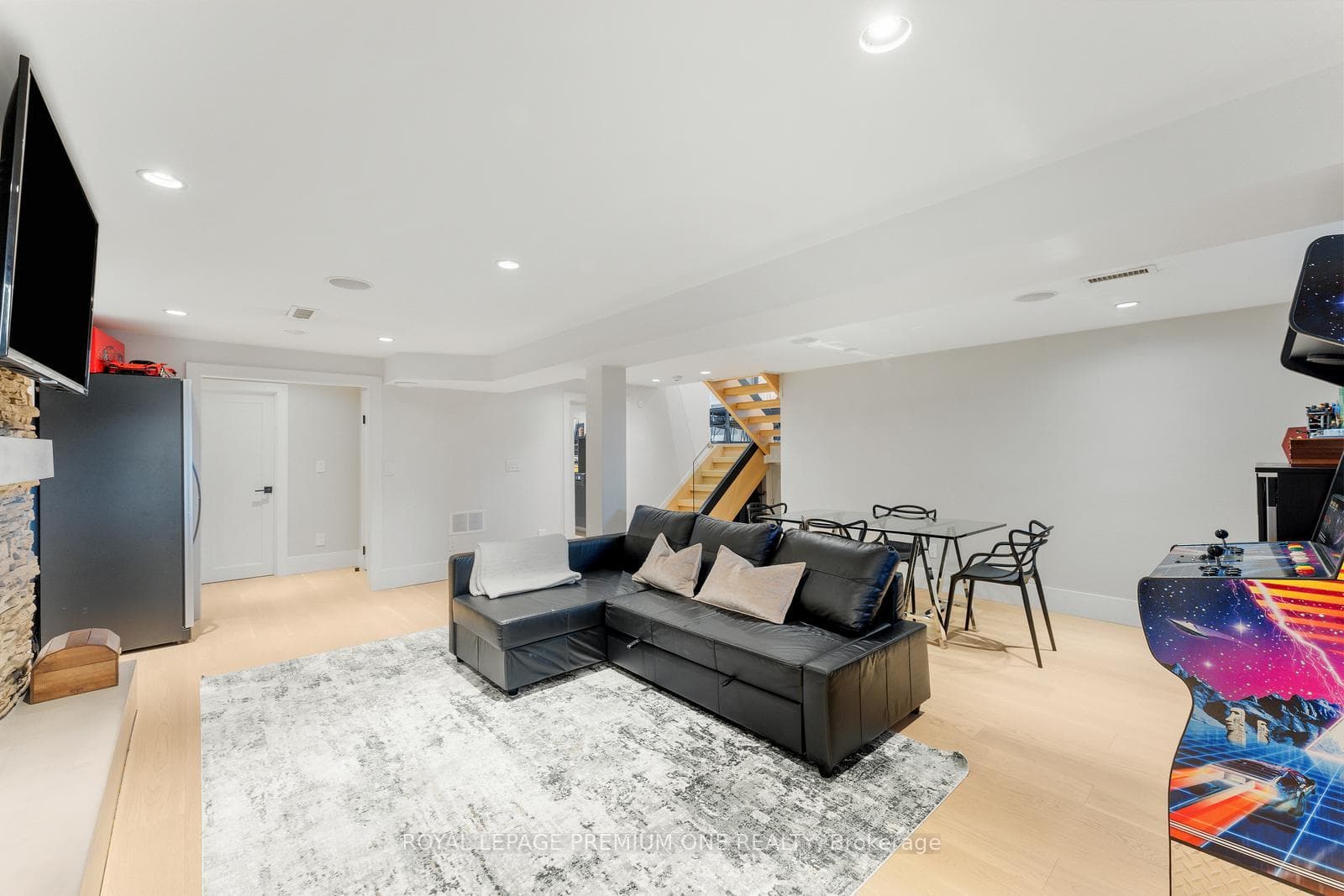 49 Norman Drive photo 35