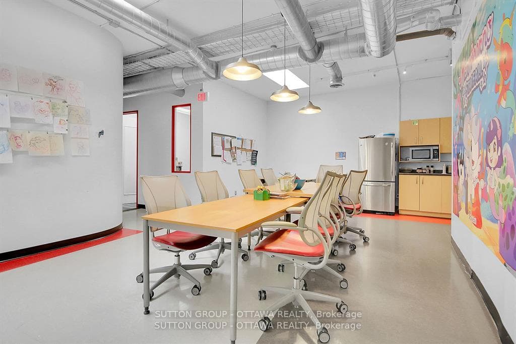 981 Wellington Street Unit 200 photo 6