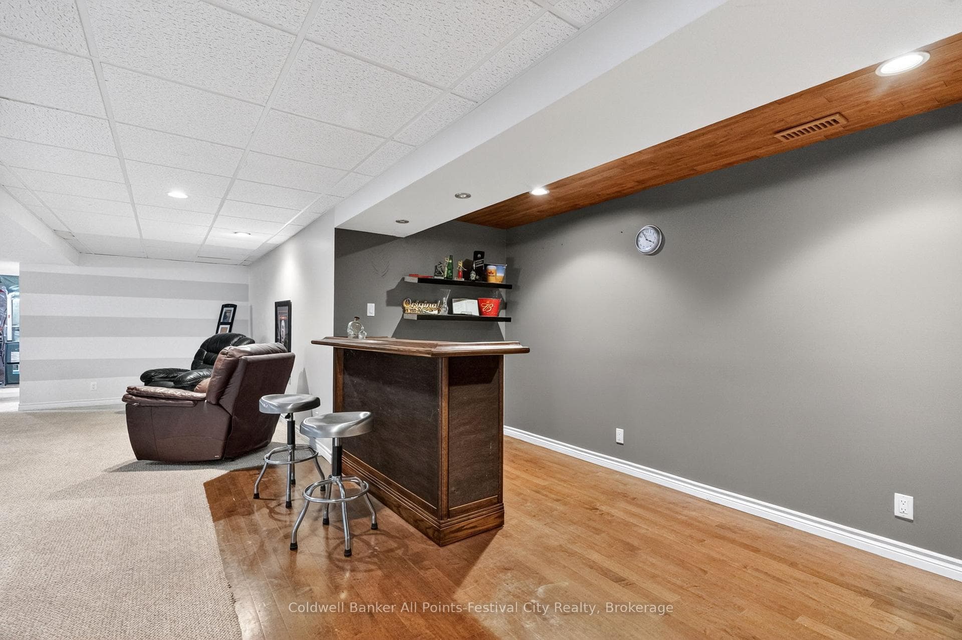 695 Hamilton Street photo 32