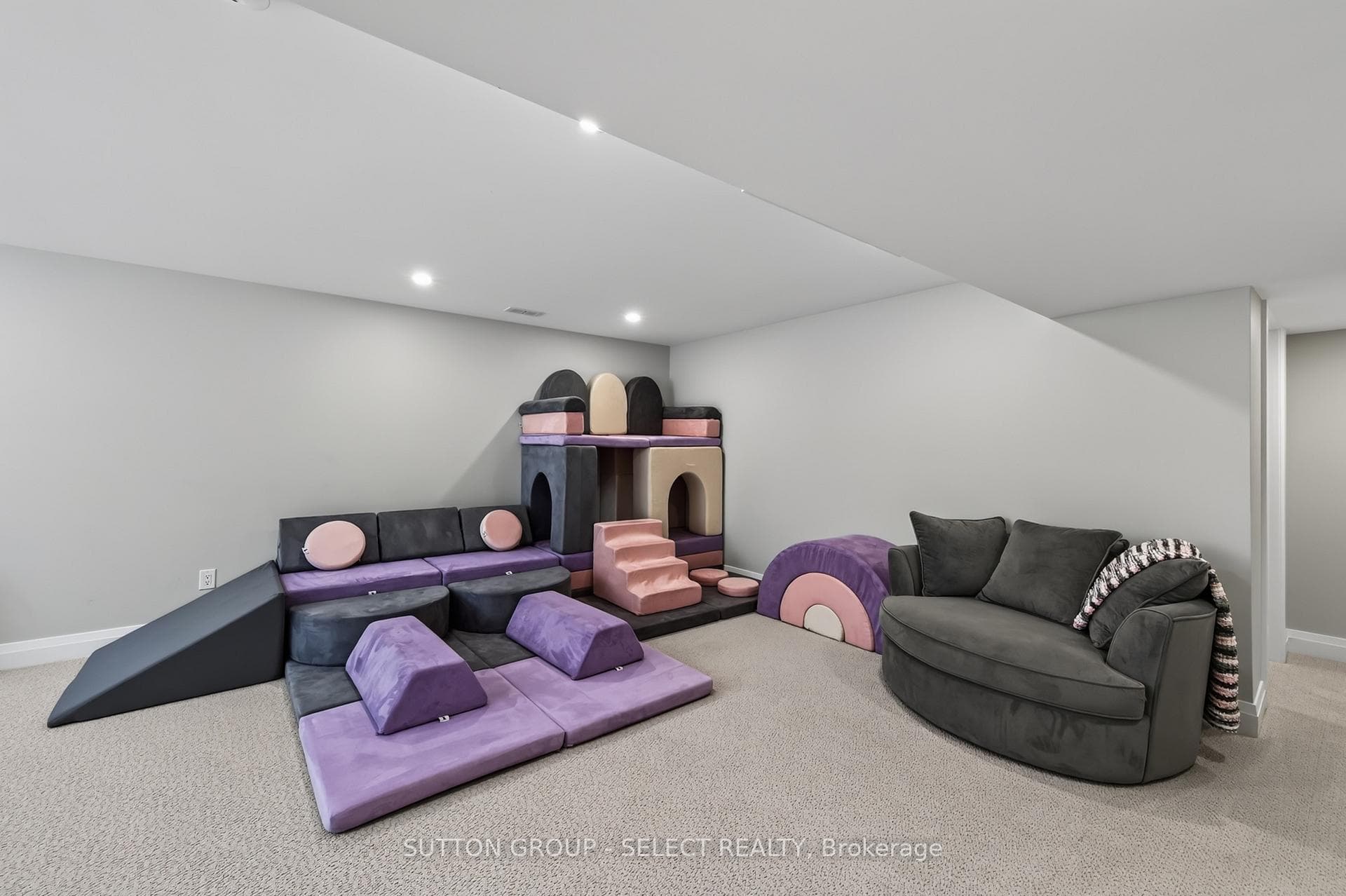 216 Martin Drive photo 33