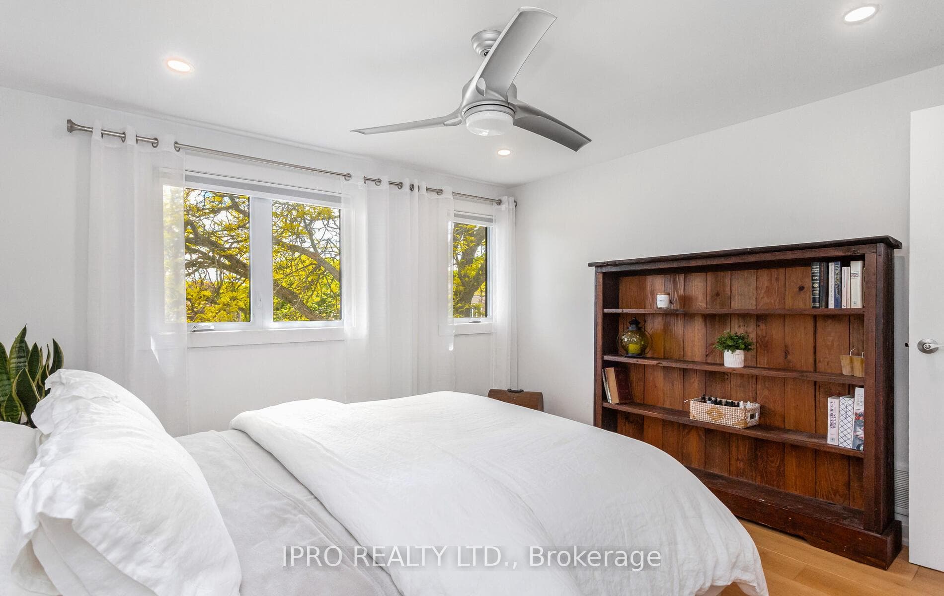 14 Crombie Place photo 24