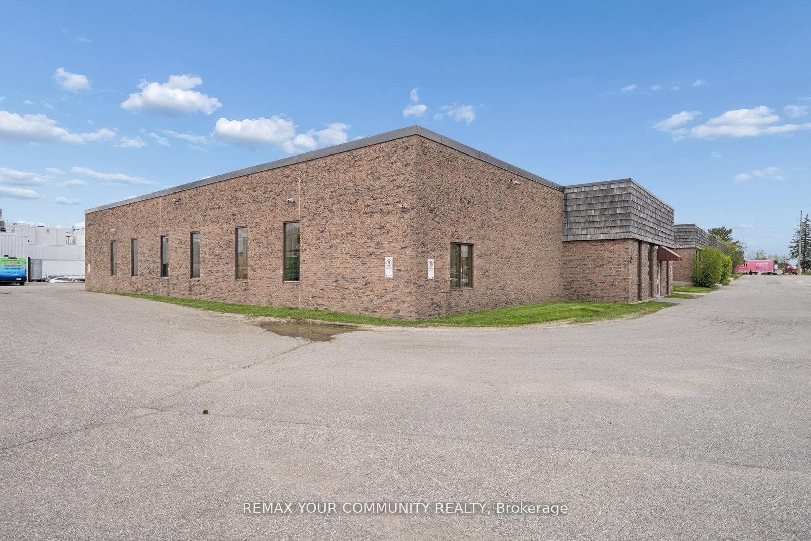 105 Consumers Drive Unit UNITS A-J photo 14