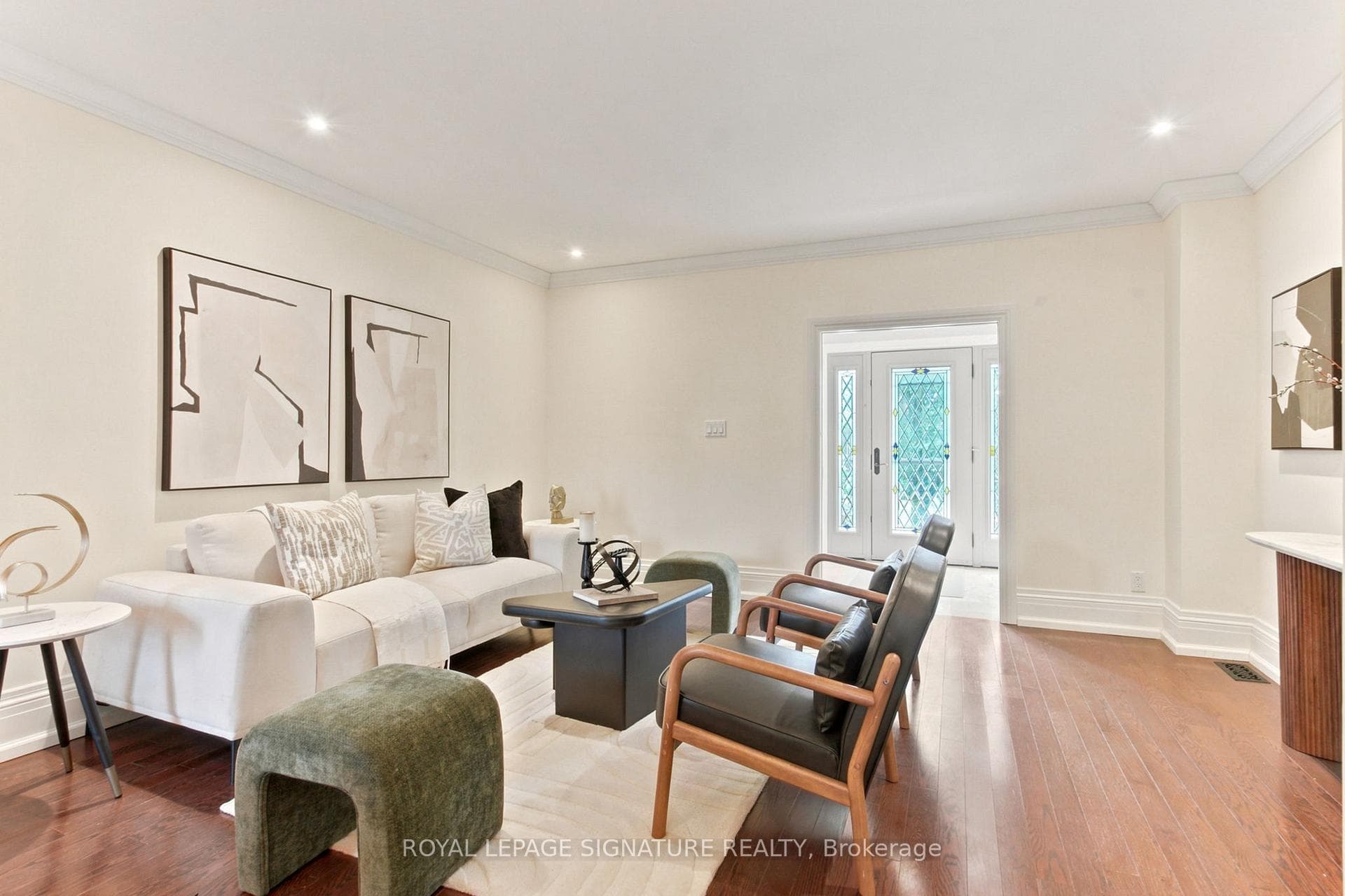 146 Gloucester Grove photo 8
