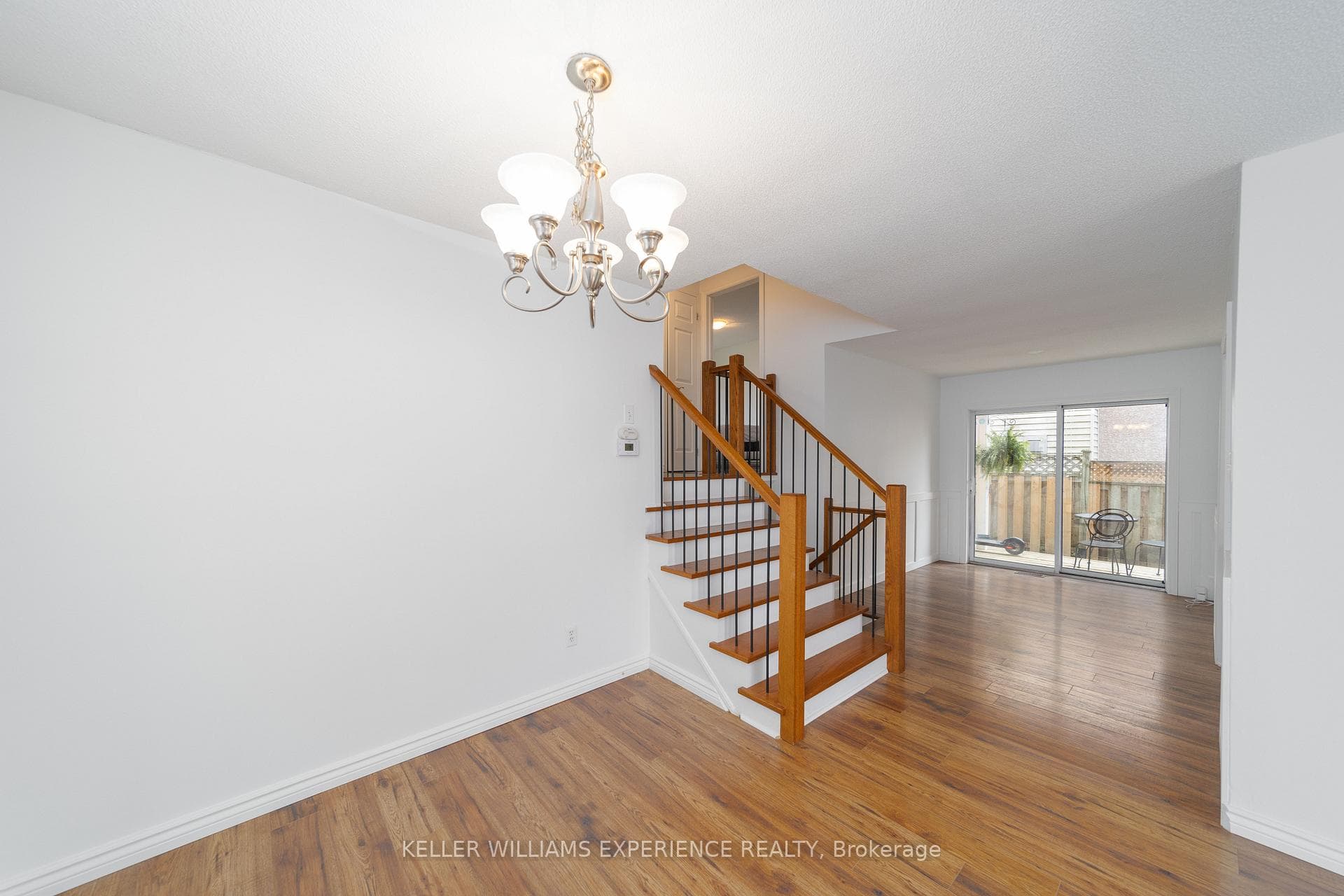 35 HARWOOD Drive photo 4