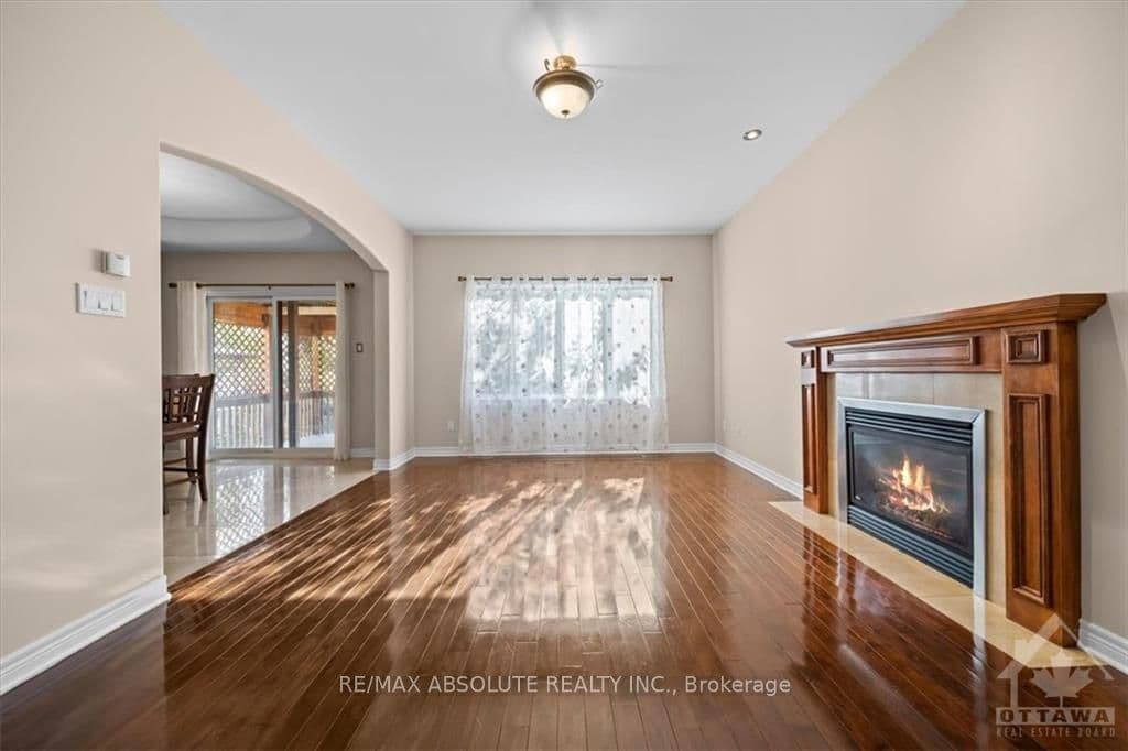 33 HARTSMERE Drive photo 17