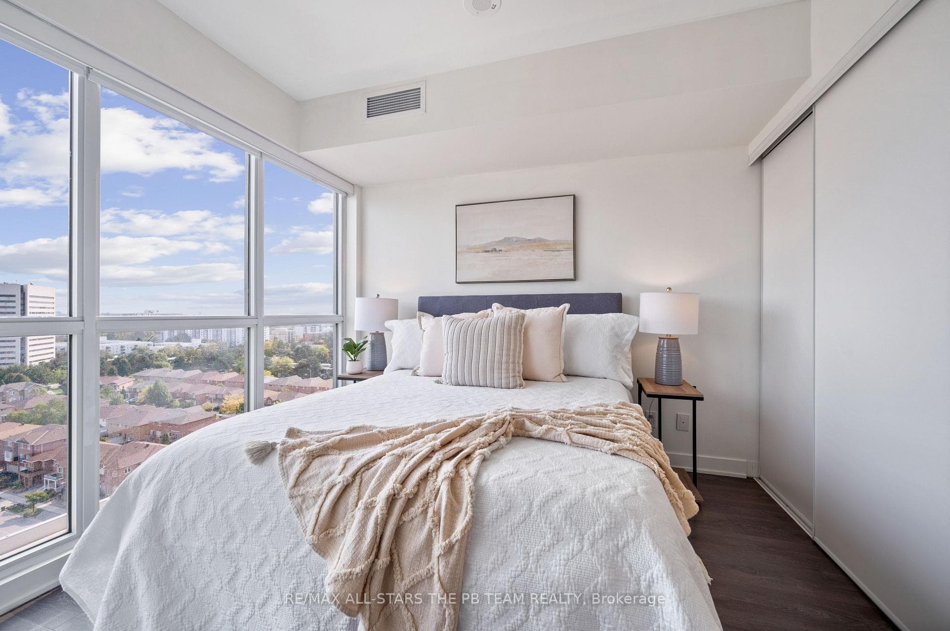 6 Sonic Way Unit 1406 photo 23