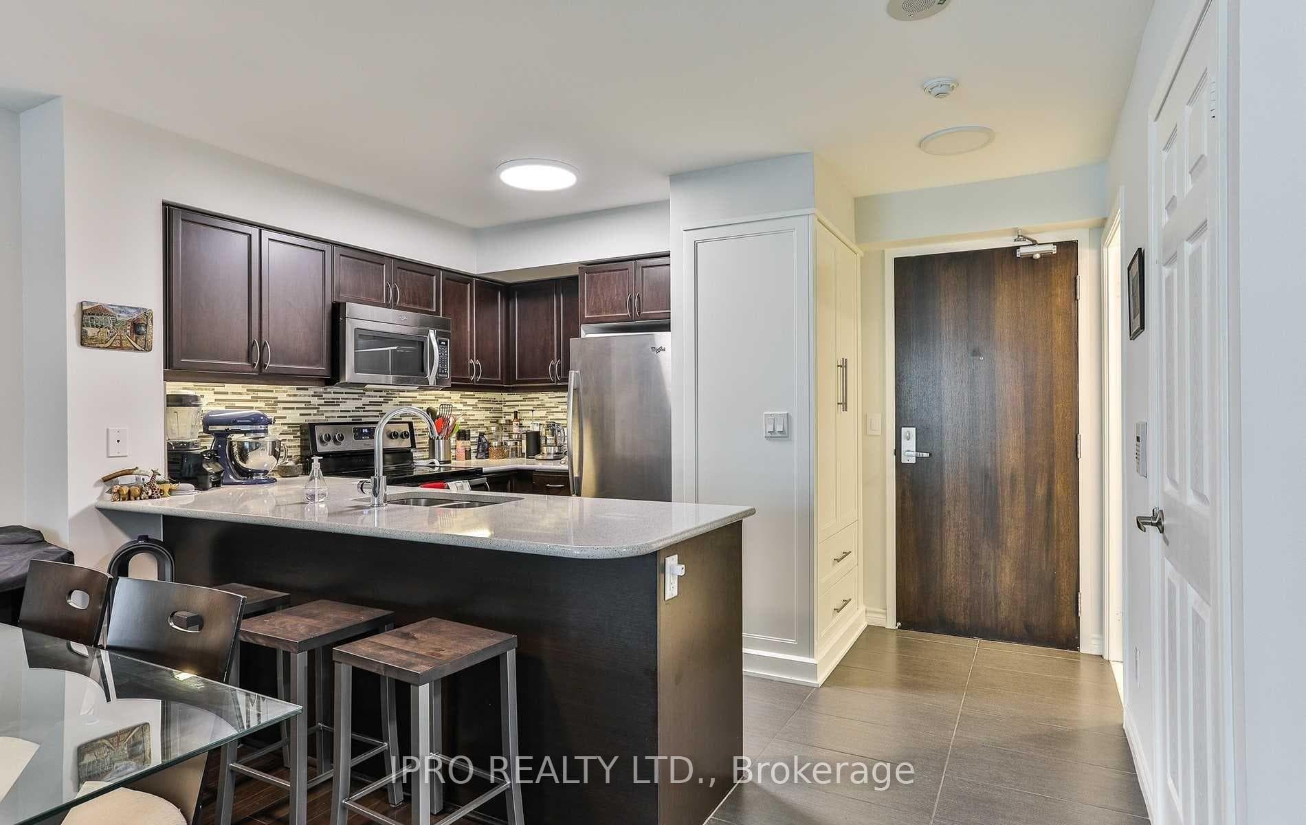 19 Grand Trunk Crescent Unit 1808 photo 7
