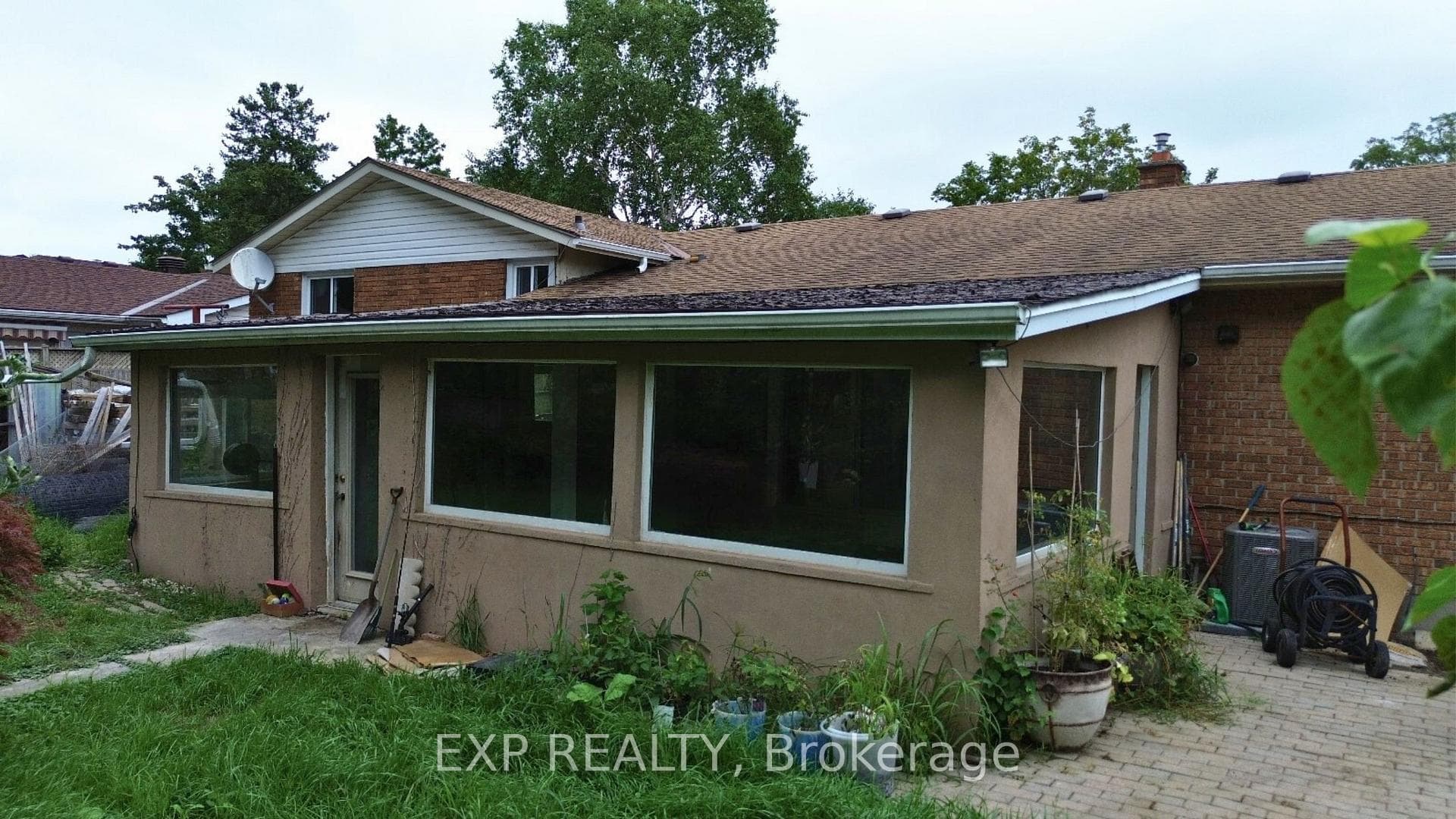 245 Millbank Drive photo 36