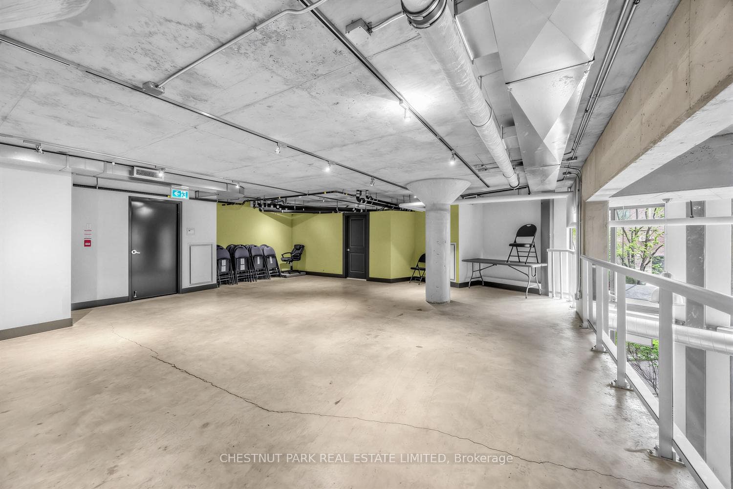 Versatile multi-purpose room
