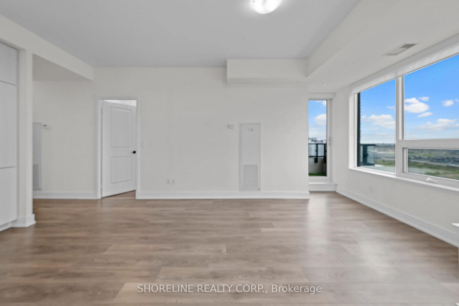 2481 Taunton Road Unit 1507 photo 14