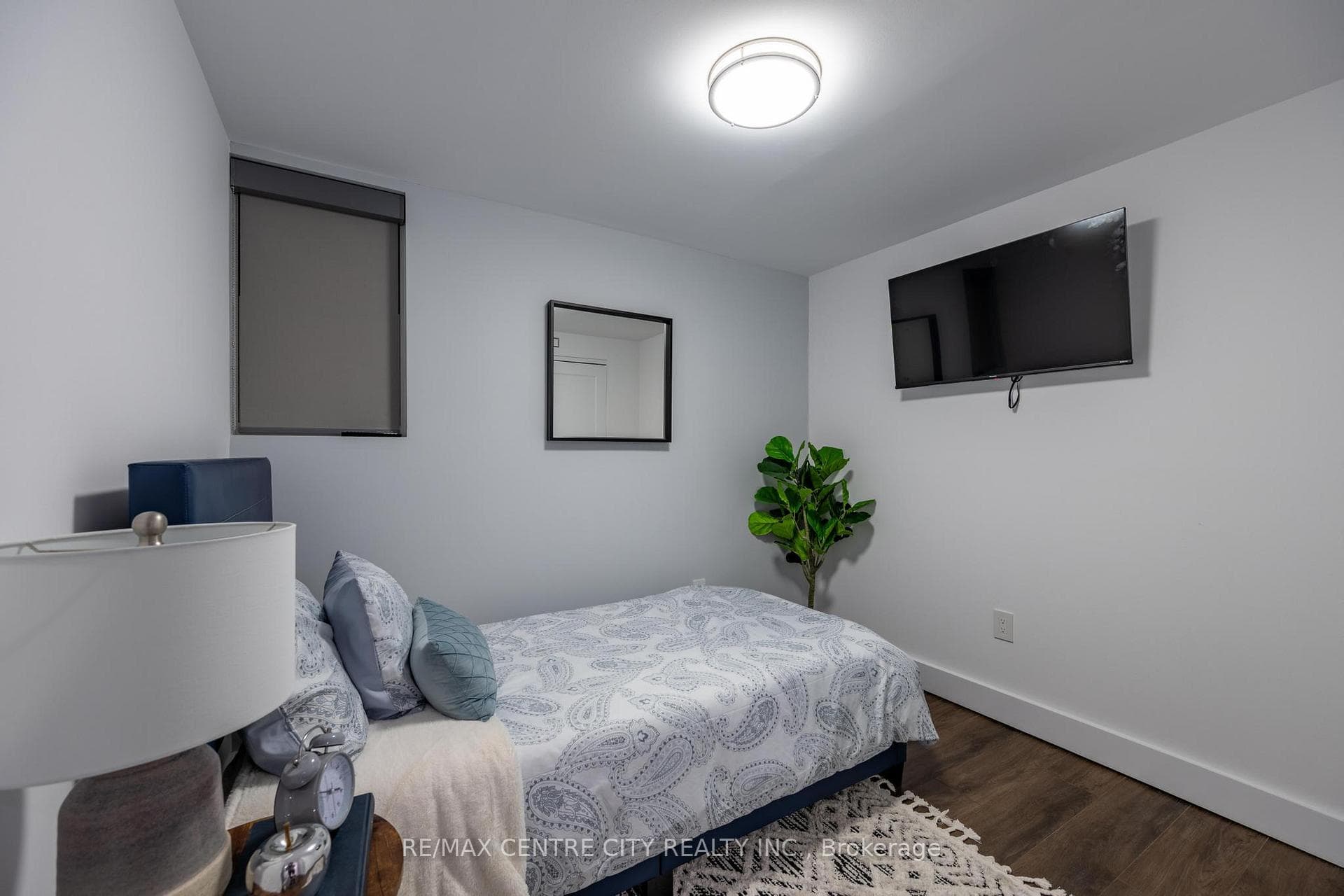 280 Queens Avenue Unit 1 photo 17