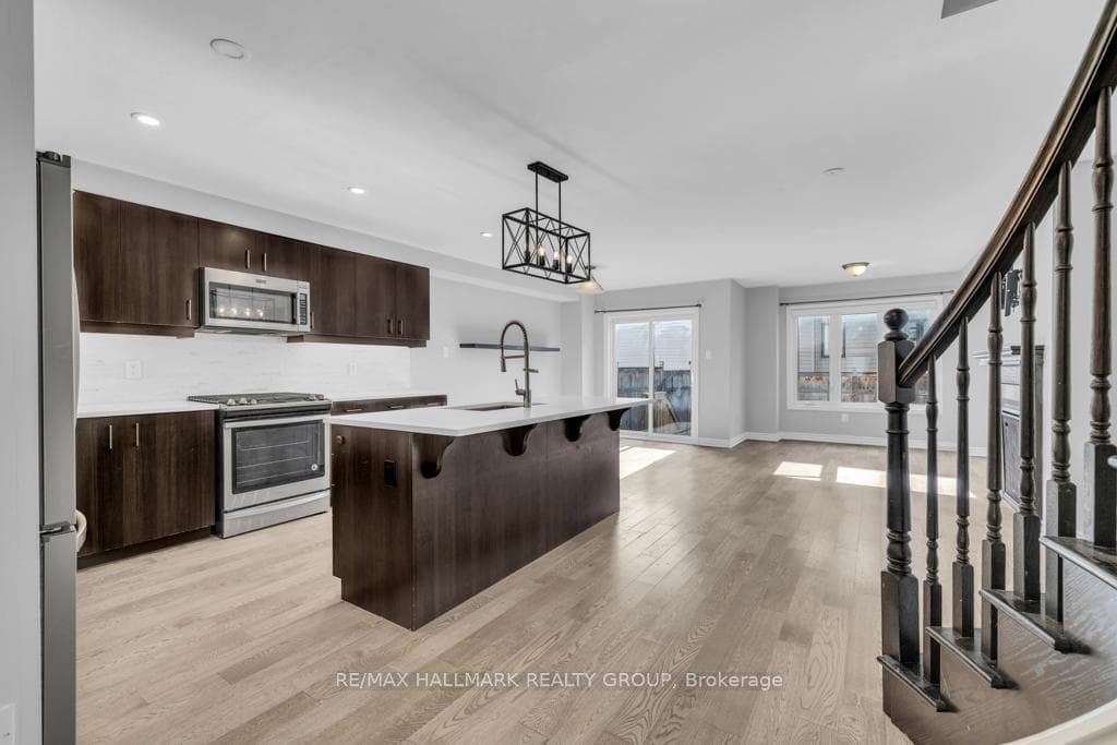 600 Parade Drive photo 3