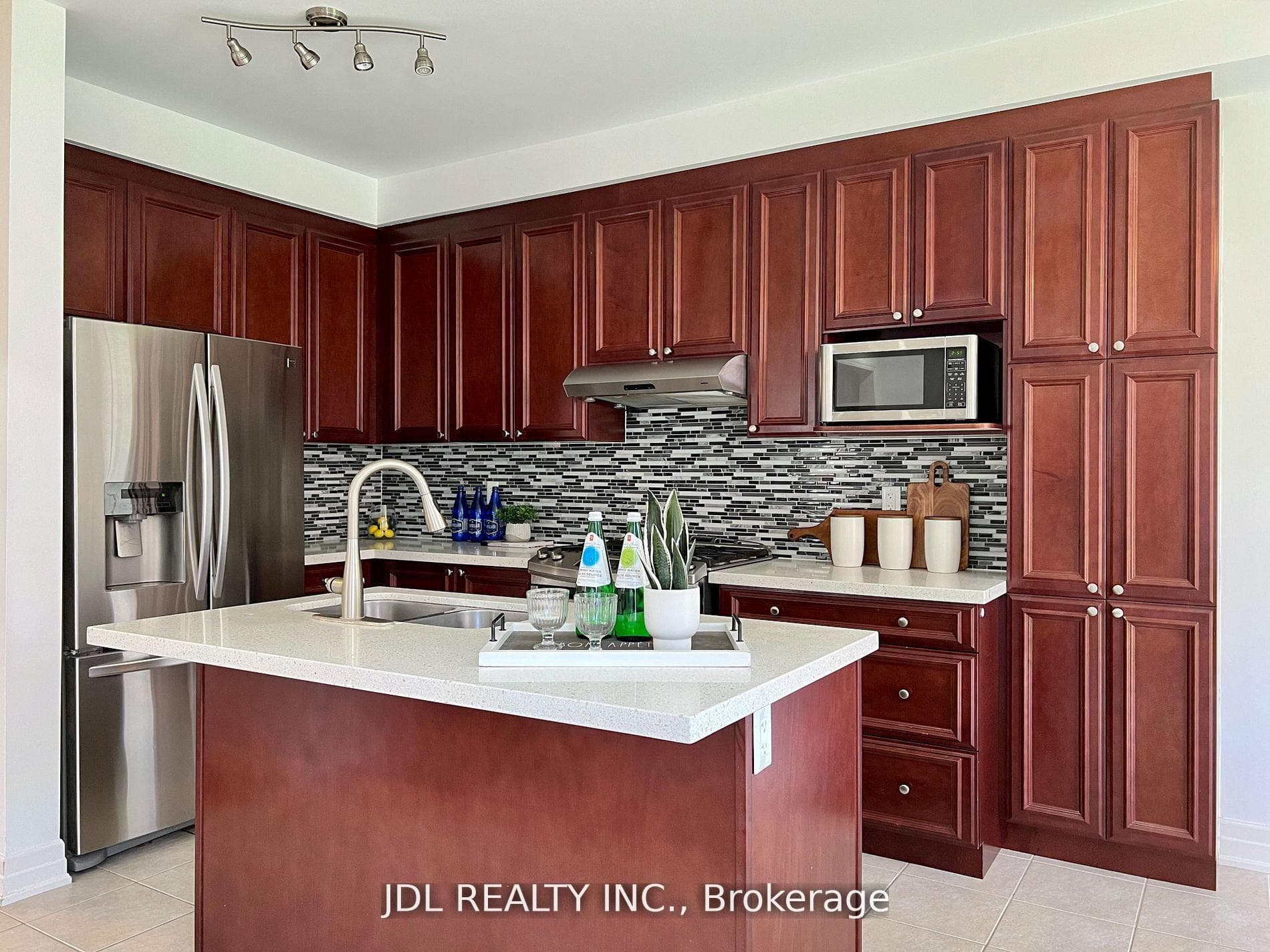 18 Fred Mason Street photo 11