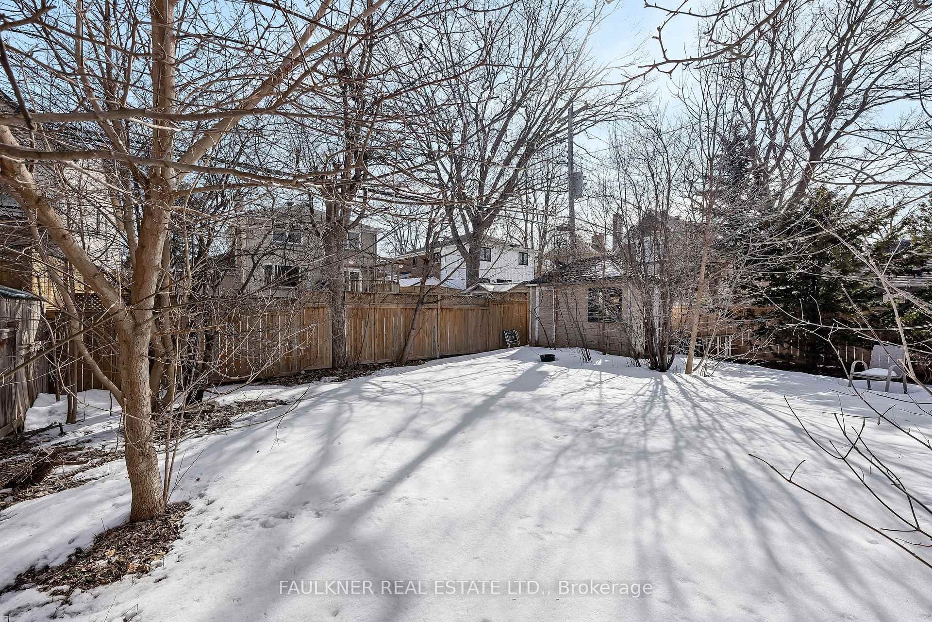 573 Courtenay Avenue photo 31