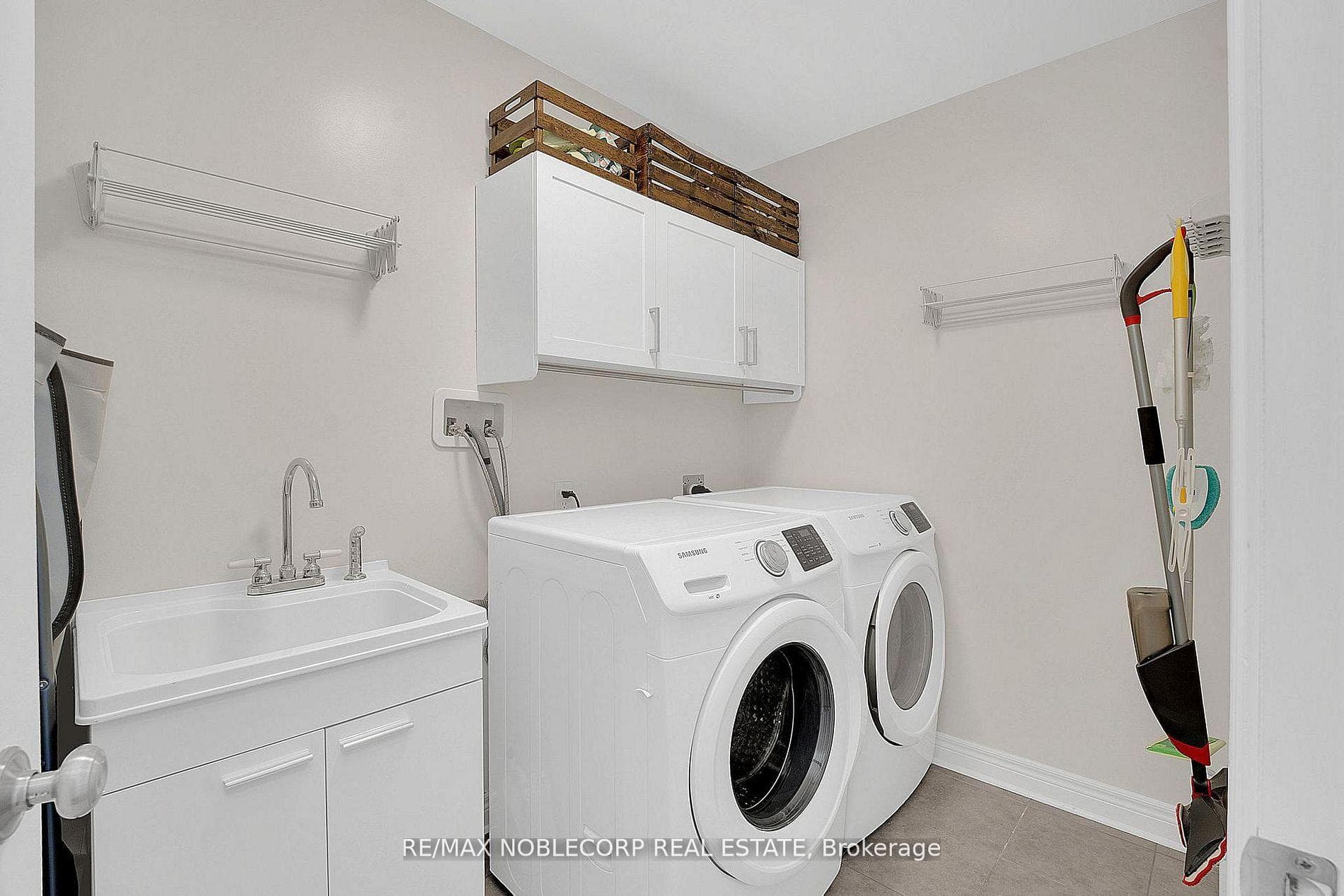 40 Sharpe Crescent photo 27