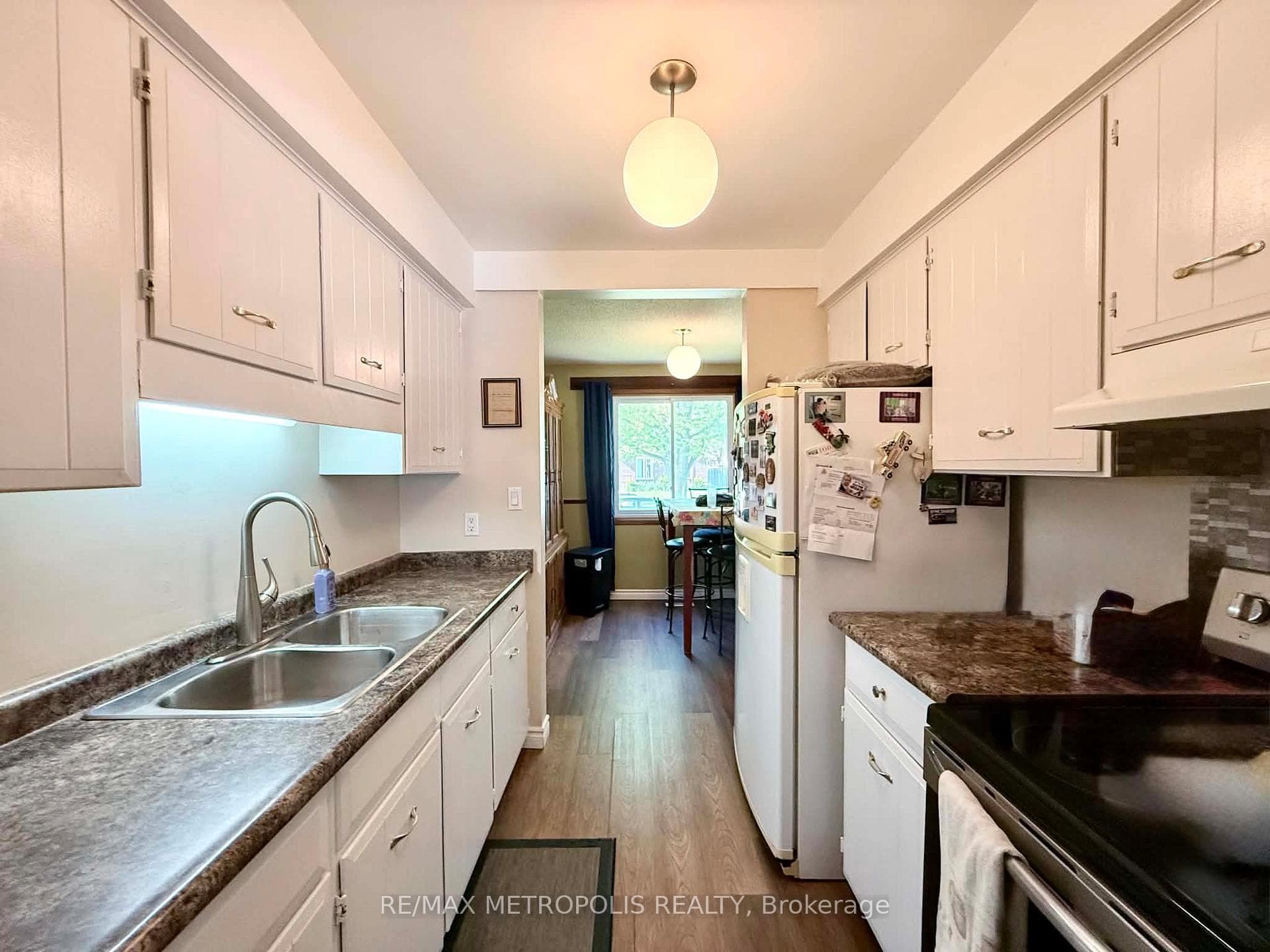 38 Dougherty Crescent photo 9