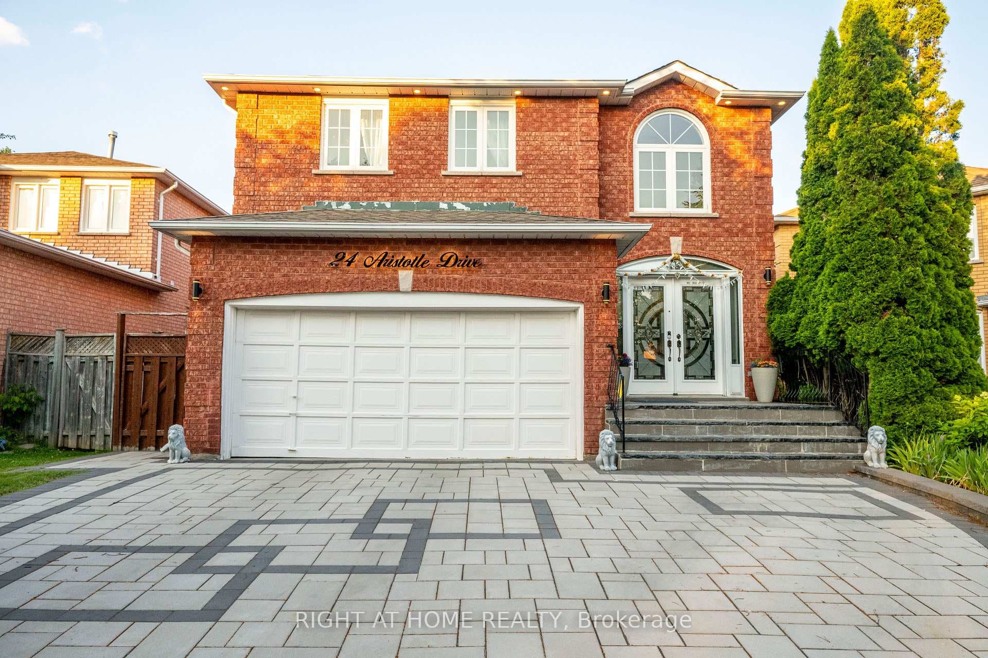 24 Aristotle Drive photo 2