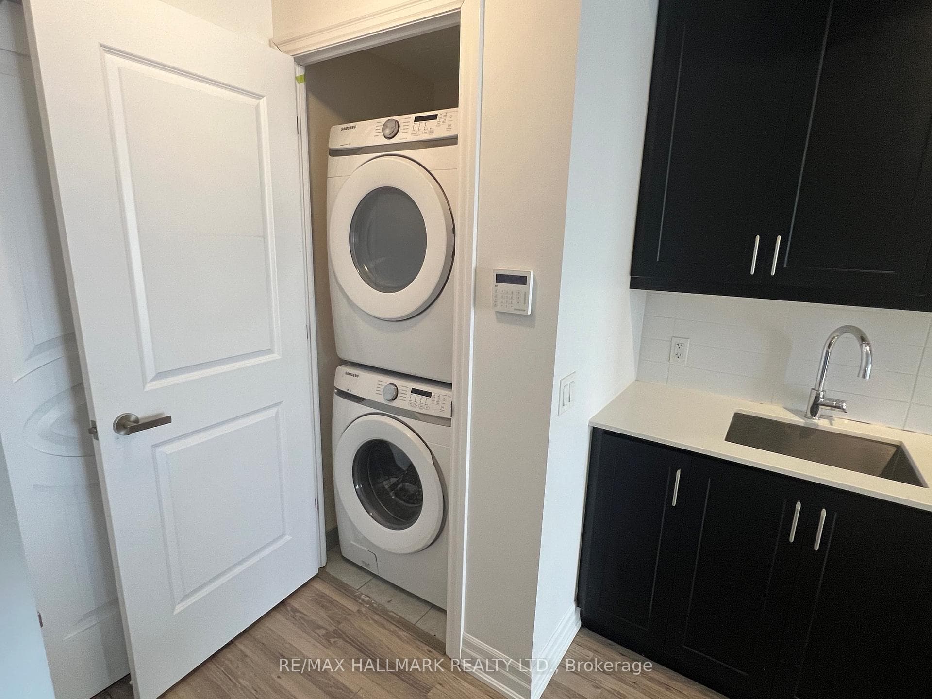 9085 Jane Street Unit 1603 photo 23