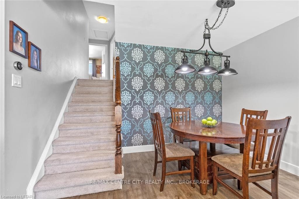 34 LOCHERN Road photo 10