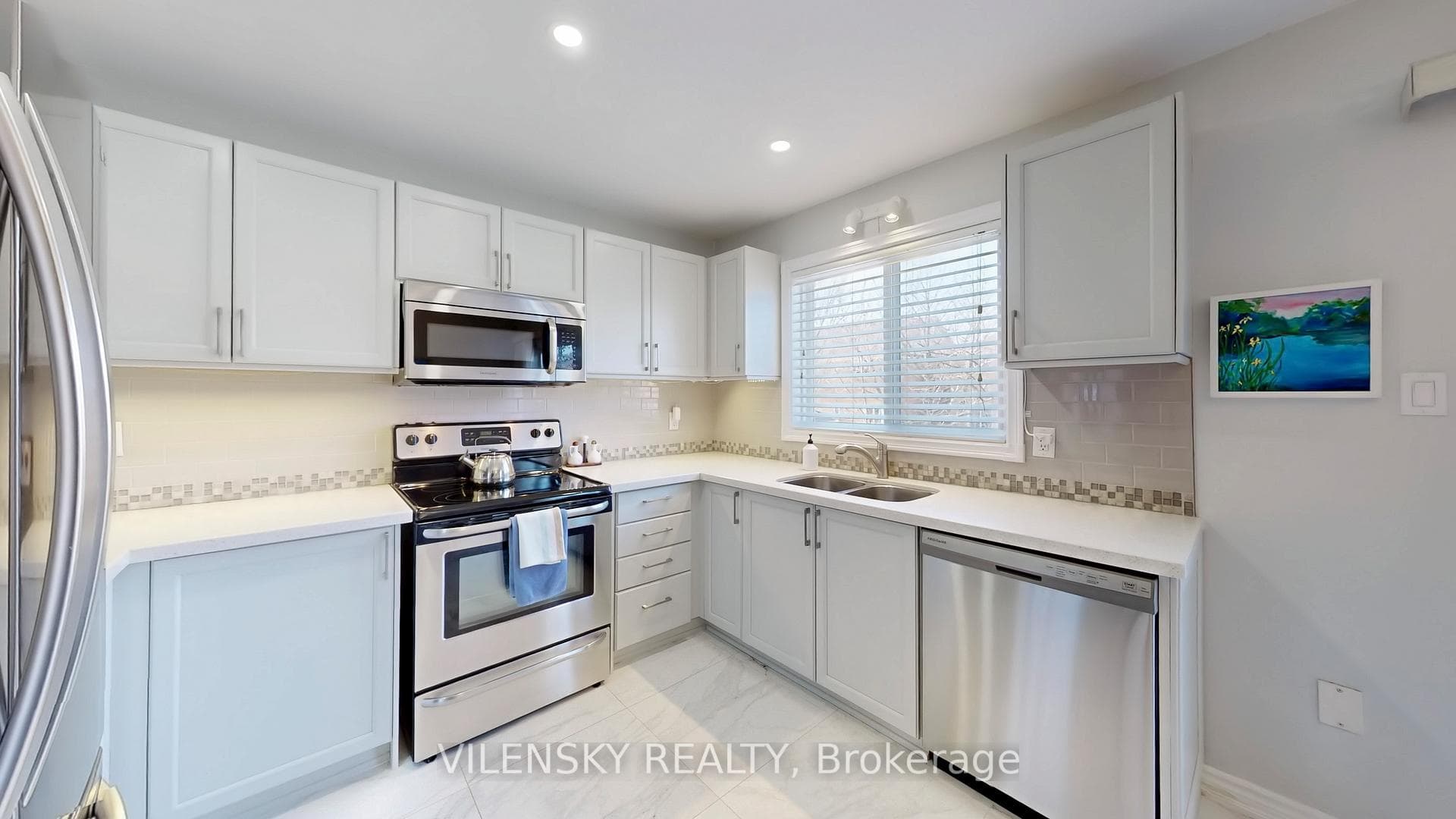 101 Foxfield Crescent photo 8
