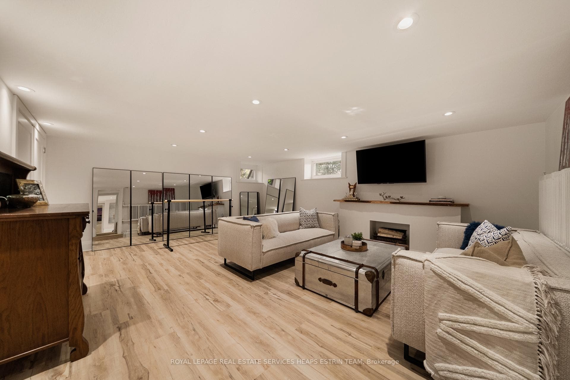 112 Douglas Drive photo 33