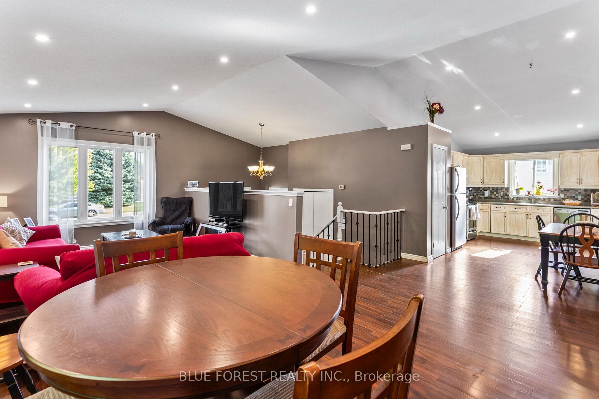 31 Dartmouth Drive photo 11