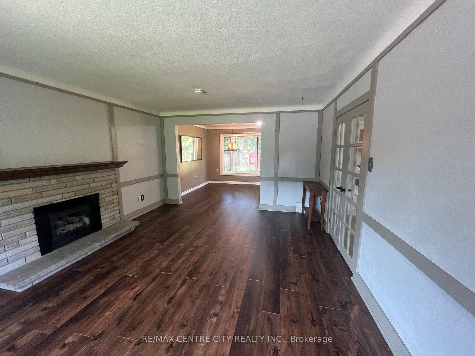 74 Brentwood Crescent photo 9