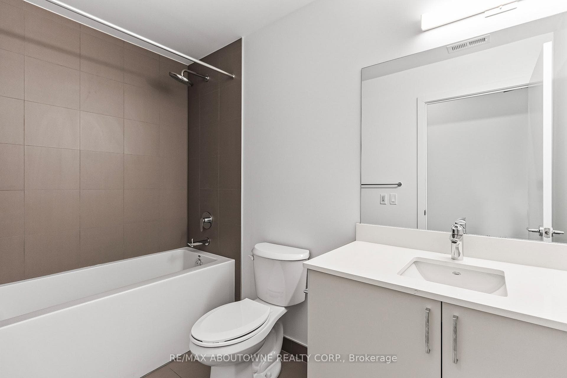 1005 Dundas Street Unit 150 photo 7
