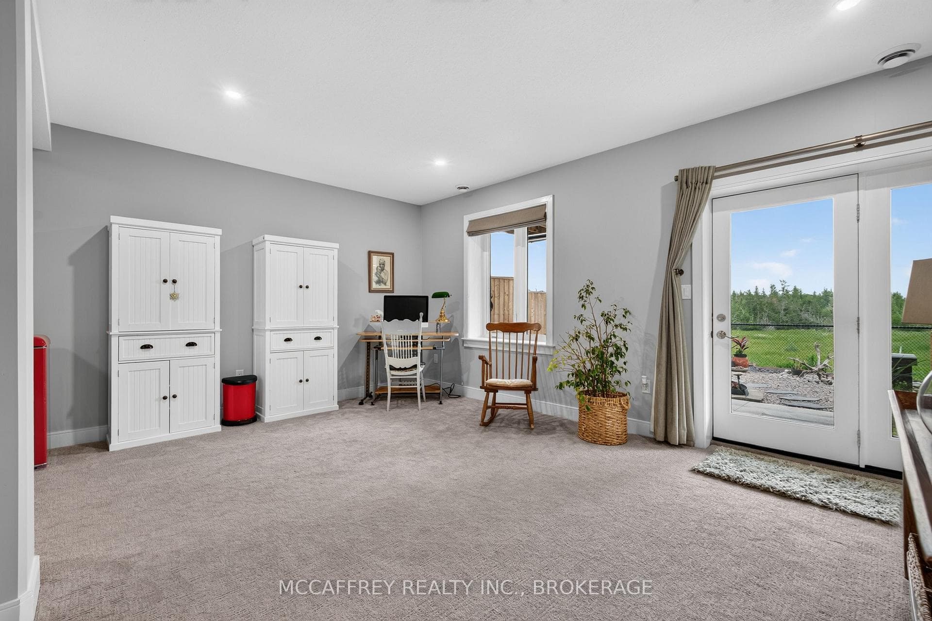 138 Brennan Crescent photo 34
