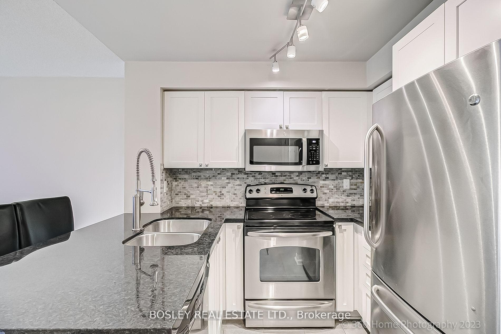 109 Front Street Unit 301 photo 2