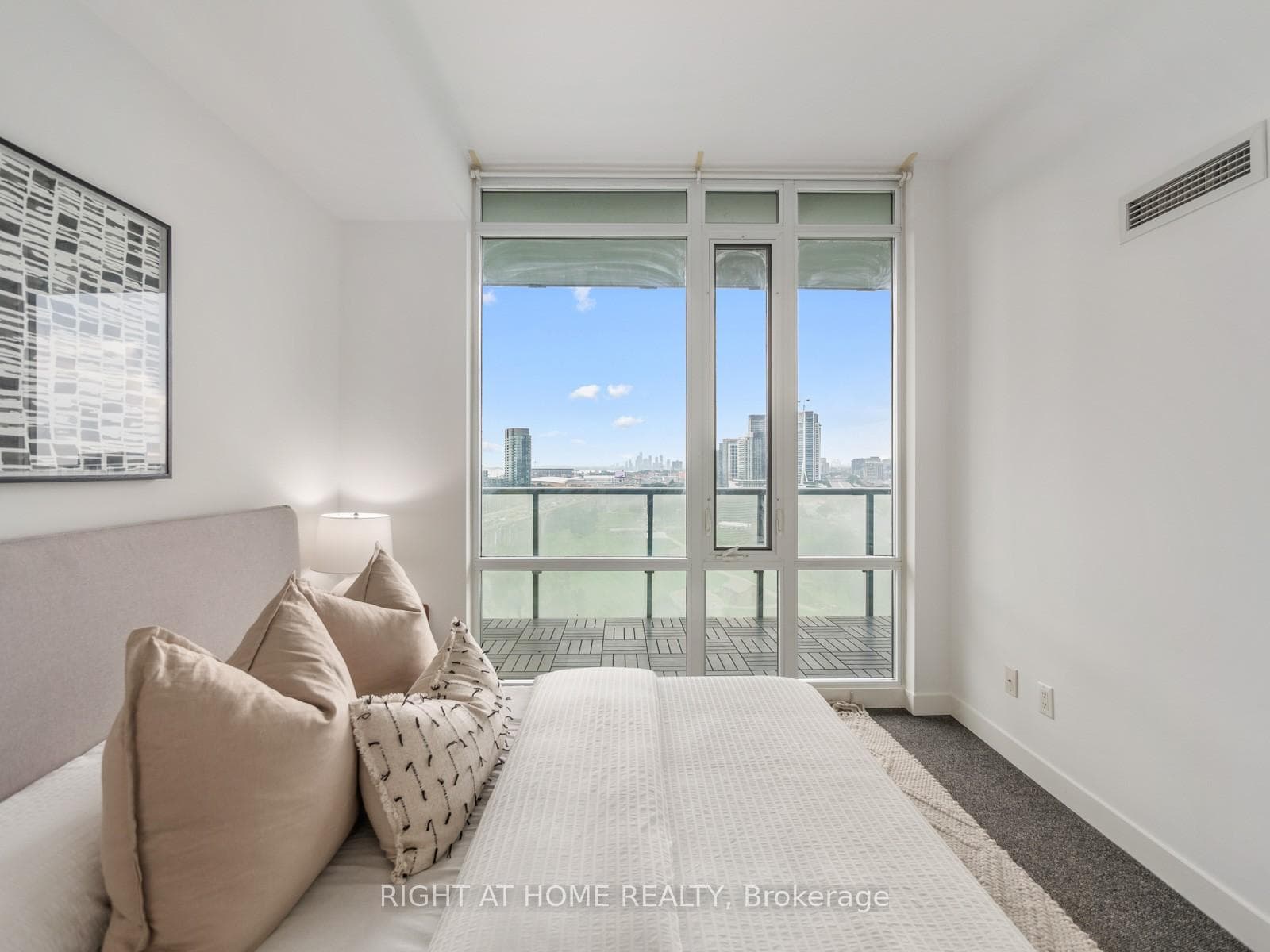 170 Fort York Boulevard Unit 1502 photo 18