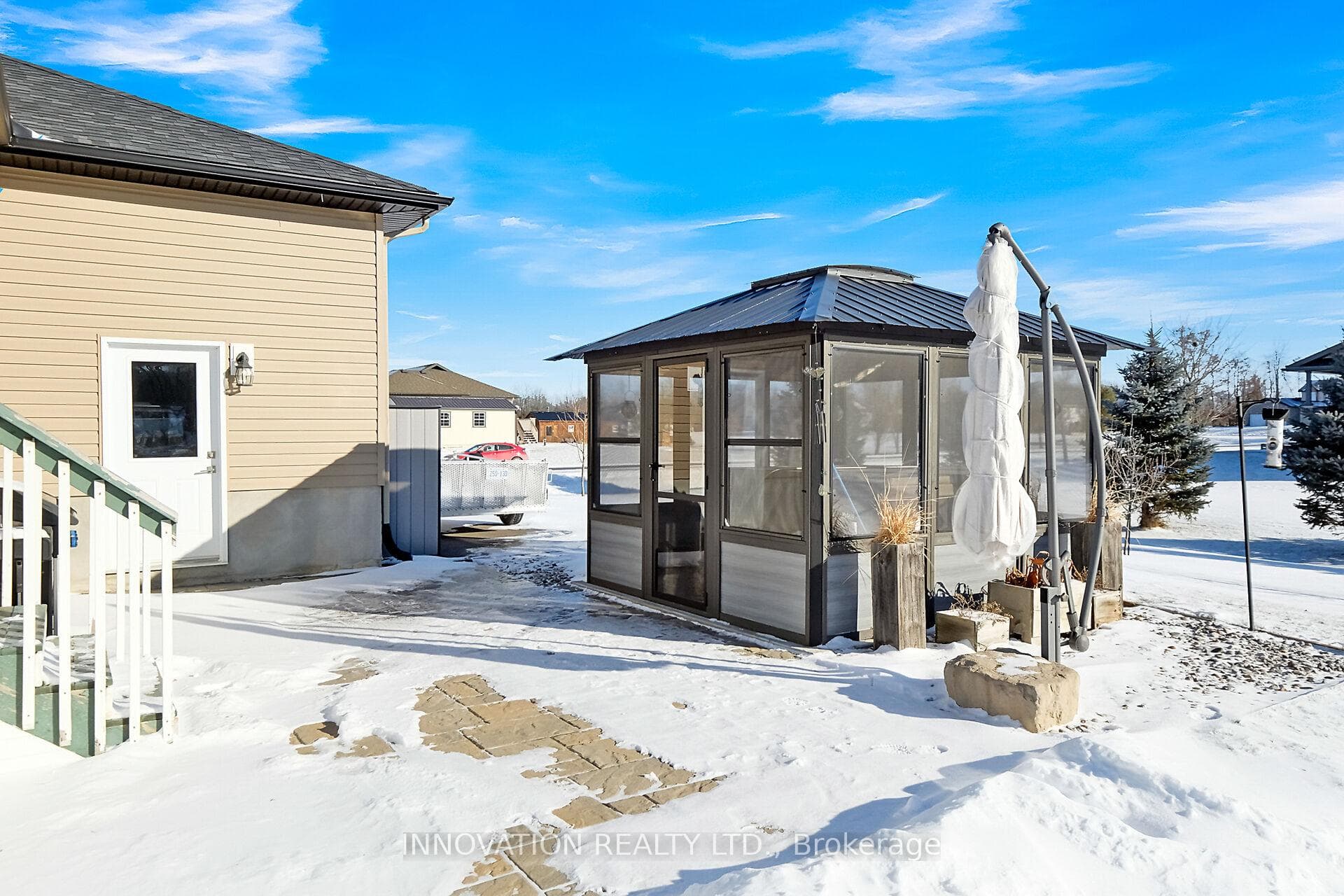 1756 Coleman Crescent photo 31