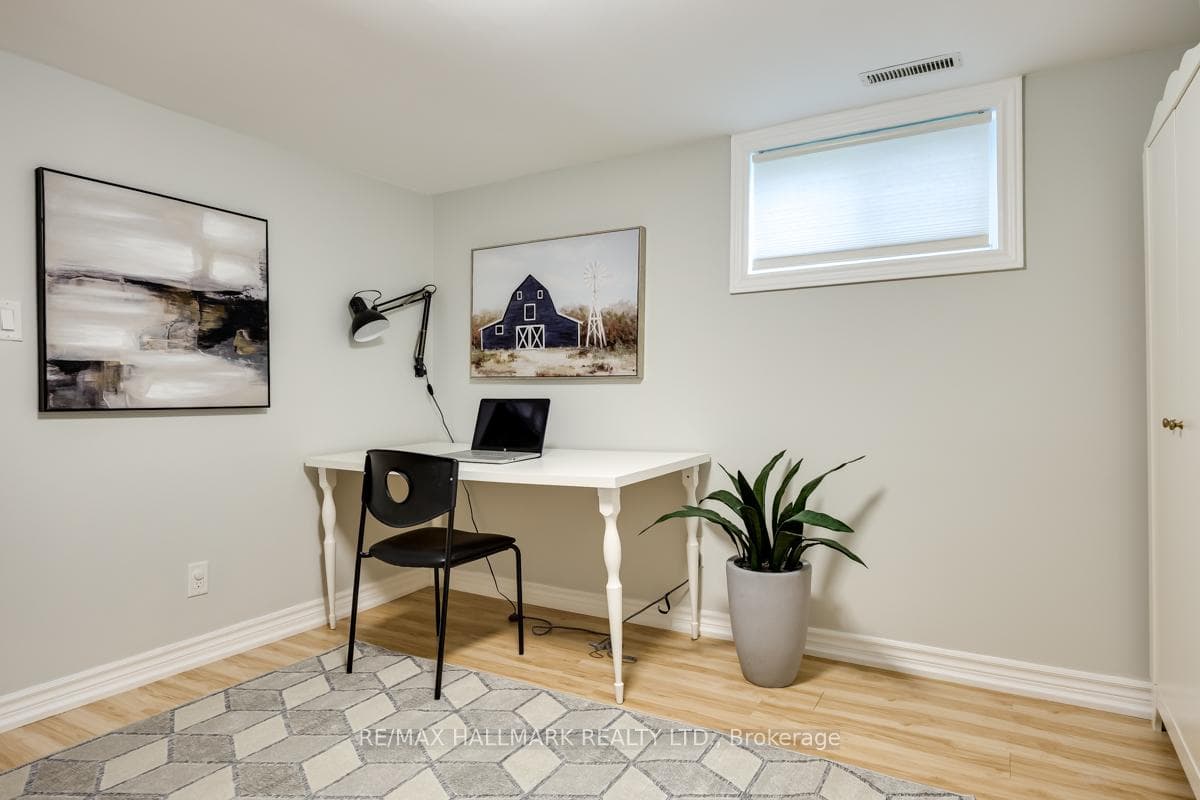 84 Delma Drive photo 31