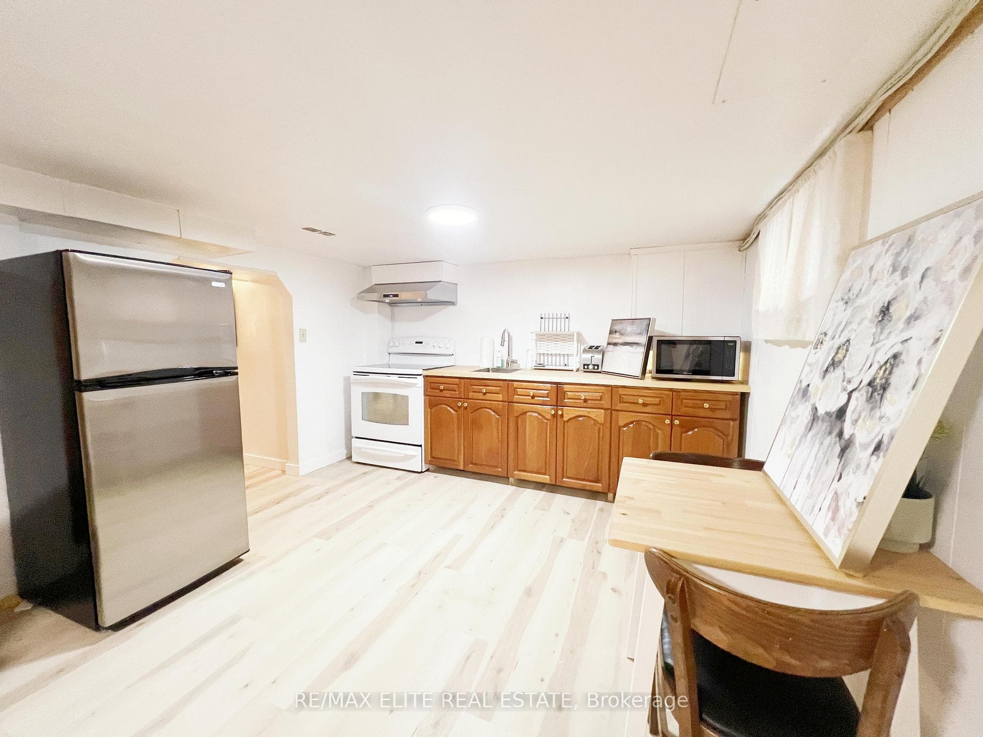 Lower 299 Robina Avenue photo 5