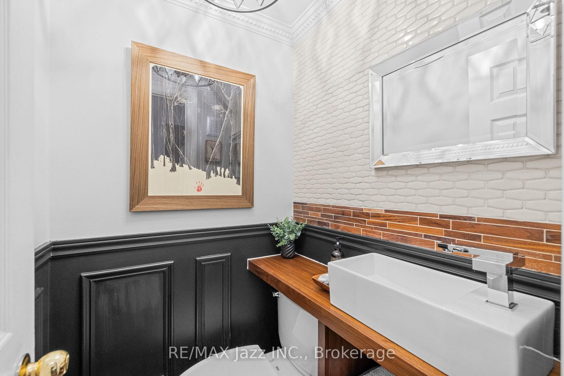 477 Masson Street photo 26