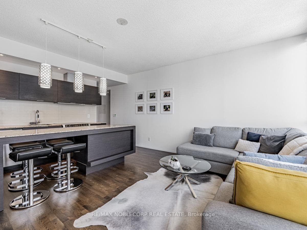 8 Charlotte Street Unit 1709 photo 9