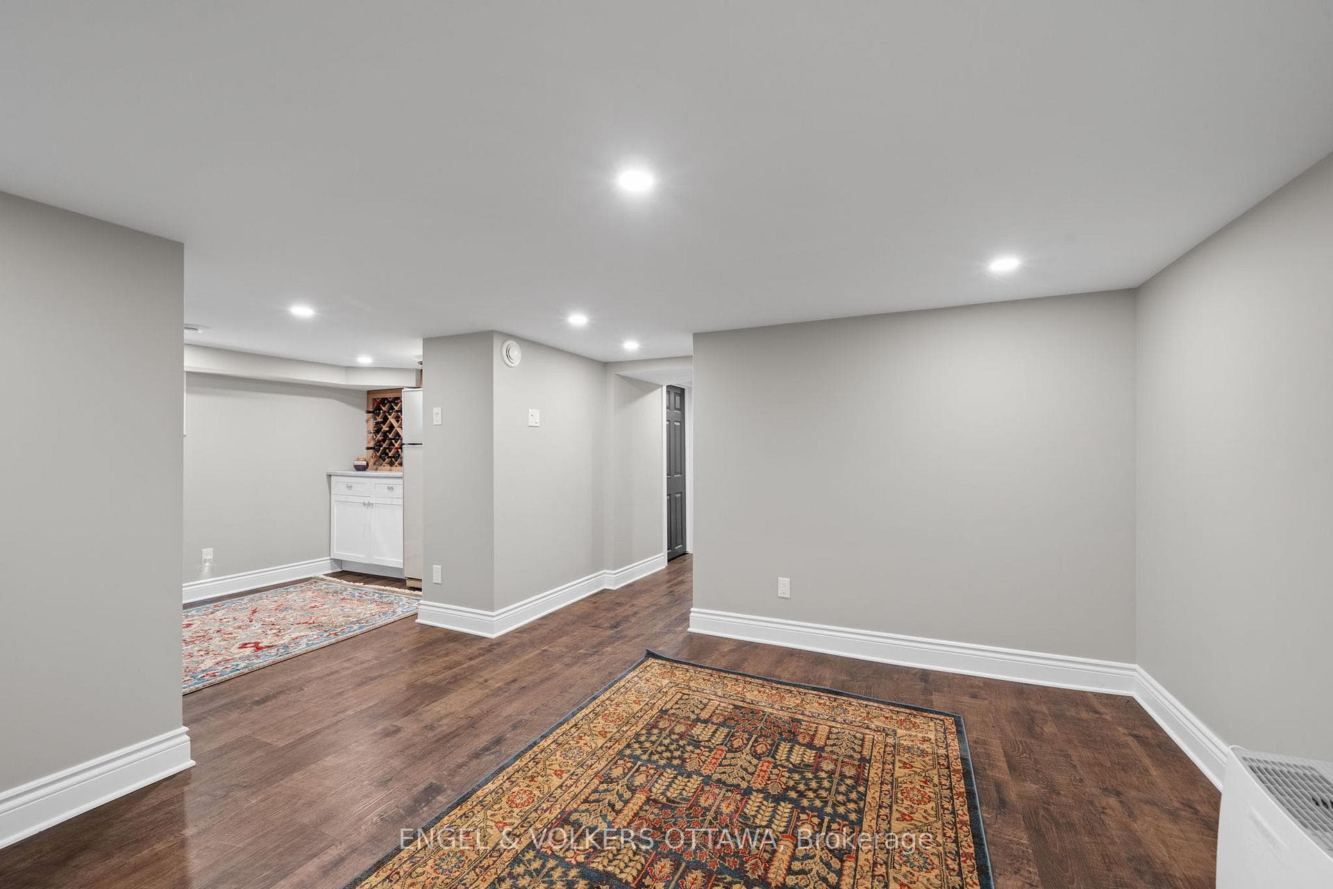 105 Stanley Avenue photo 33