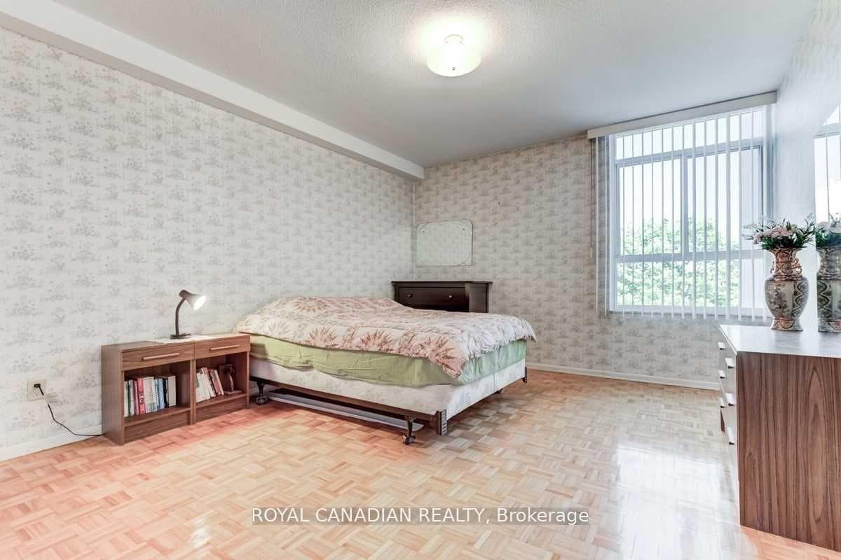 2550 Pharmacy Avenue Unit 307 photo 14